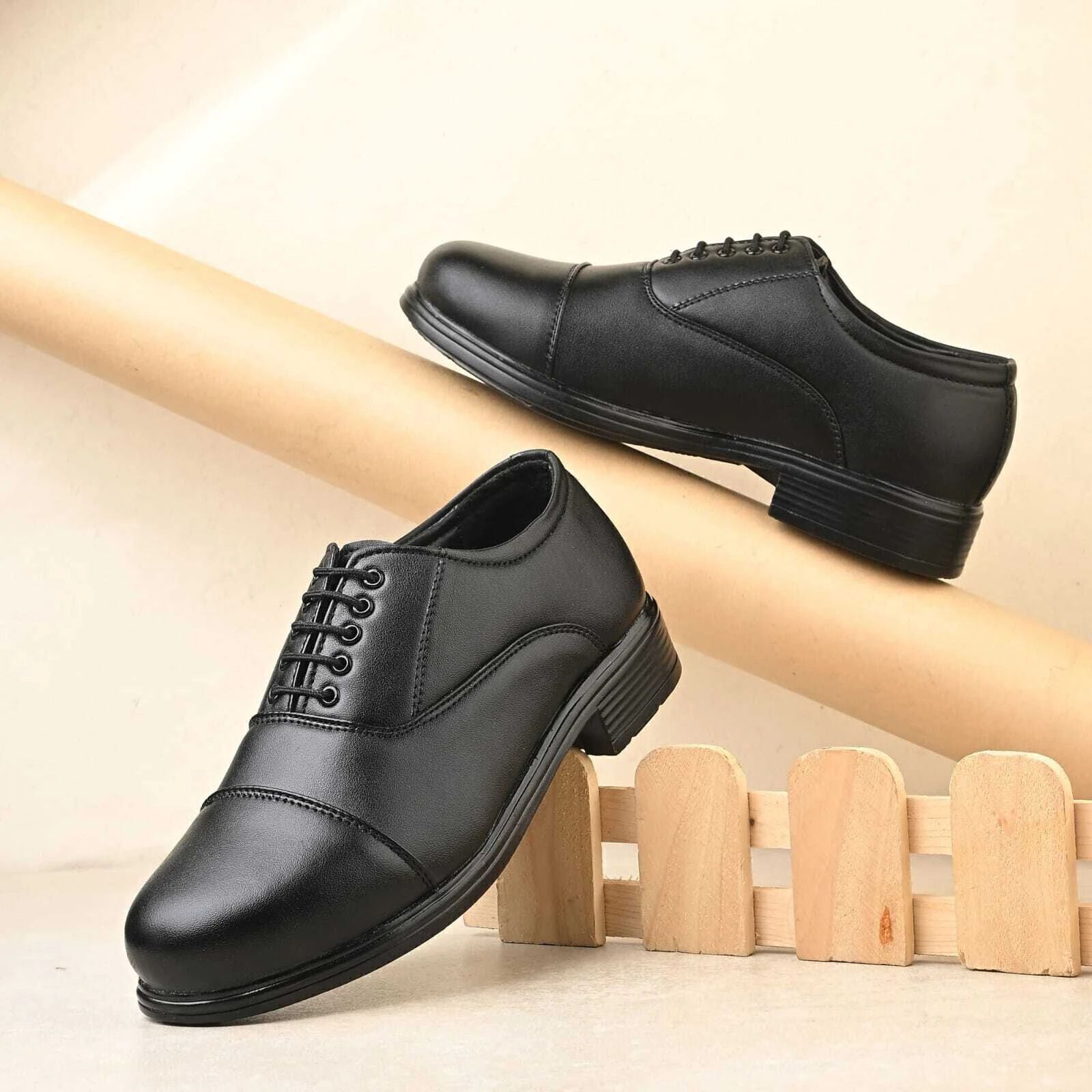 Oxford Leather Footwear Outsole Promises Better Stability and Flexibility Outdoors For Men-image-32