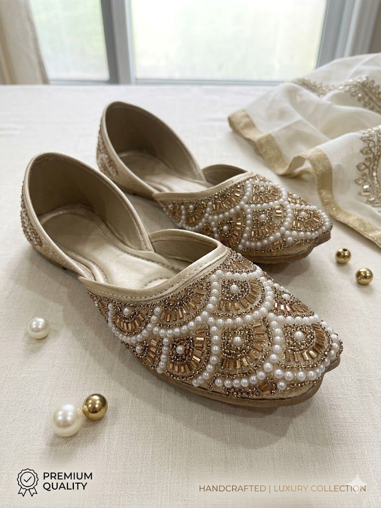 Elegant Handcrafted Pink Juttis with Intricate Bead and Pearl Embellishments Jutis For Women-image-47
