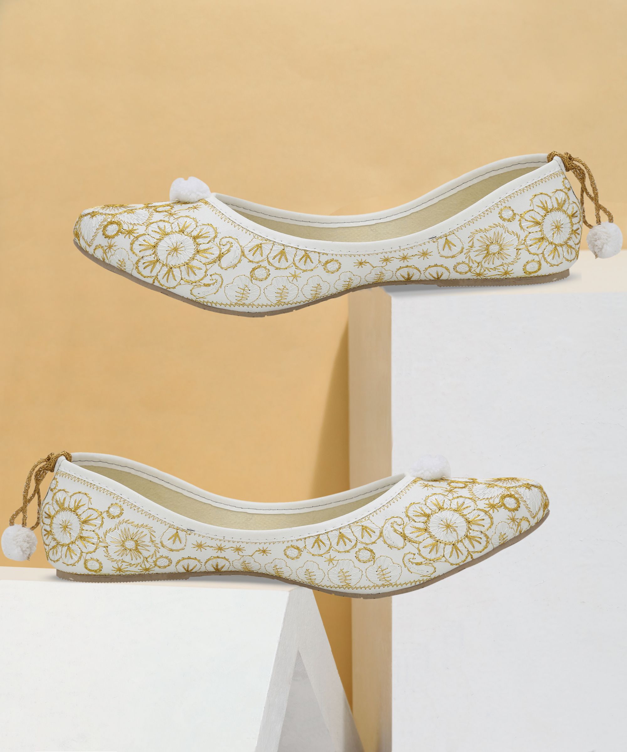 EMBROIDERED STYLISH ETHNIC JUTIS FOR WOMEN (White,Gold) Jutis For Women