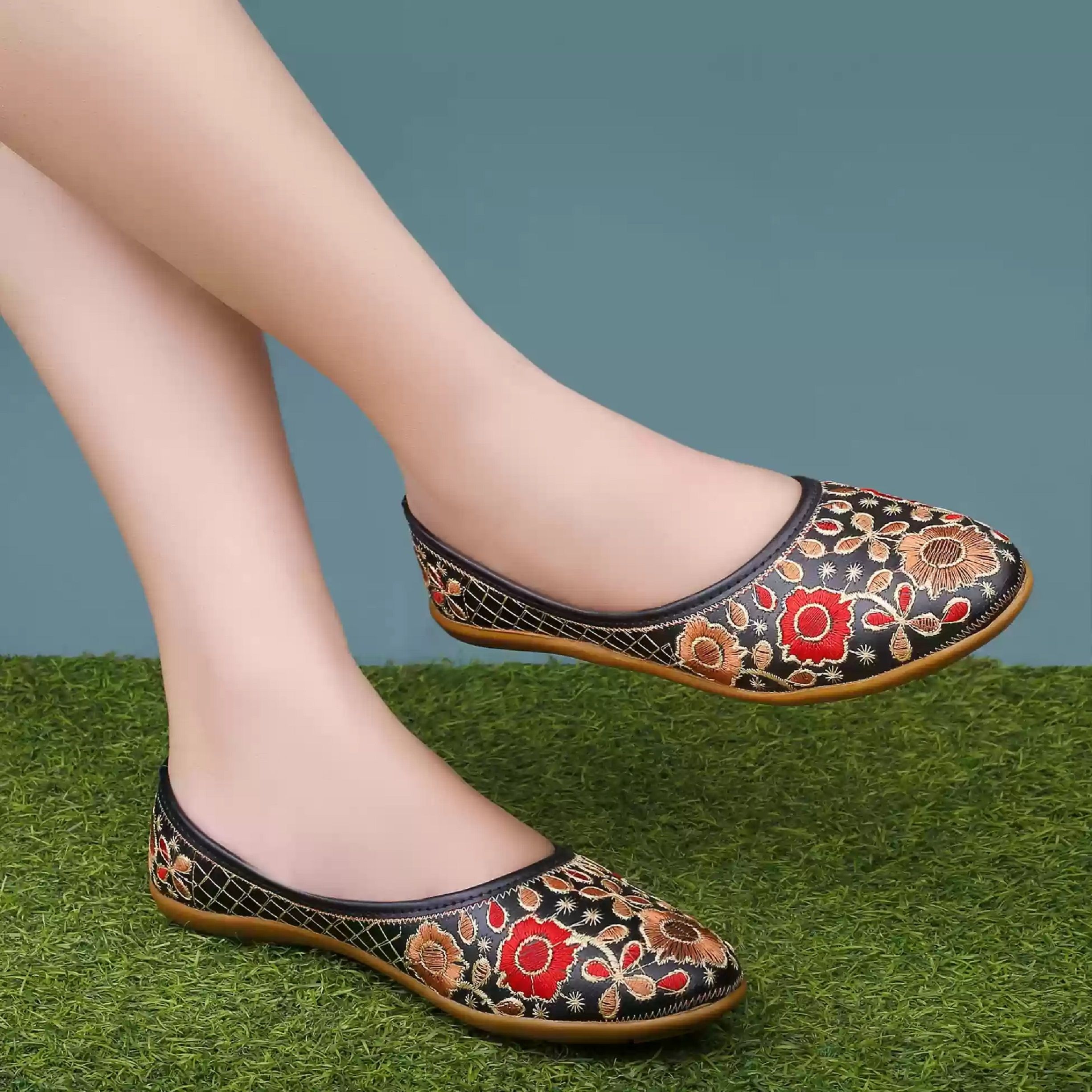 Women Beautiful Fashion Embroidery Juttis / Stylish Ballet Flats / Girls Stylish Belly Bellies Sandal-image-8
