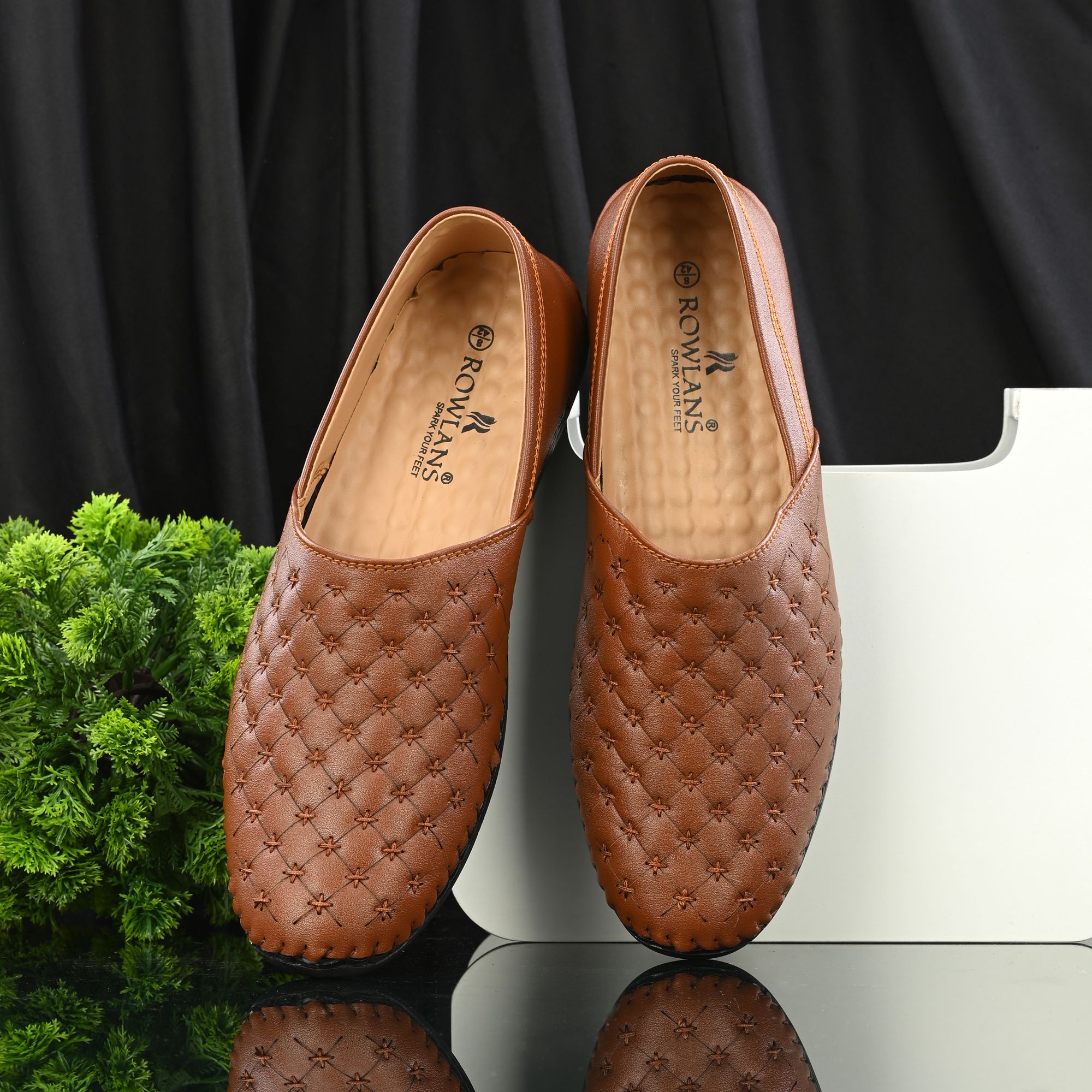 Perforations mojaris,etnic casual mojaris,lightweight,comfortable,durable Loafers For Men