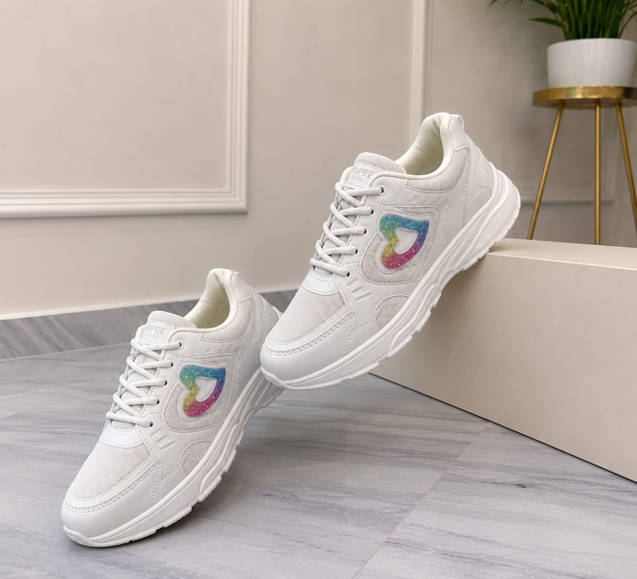 seamless beauty Stylish Women's White Lace-Up Casual Sneakers with Glitter Heart Design White Sneakers For Men-picture-17