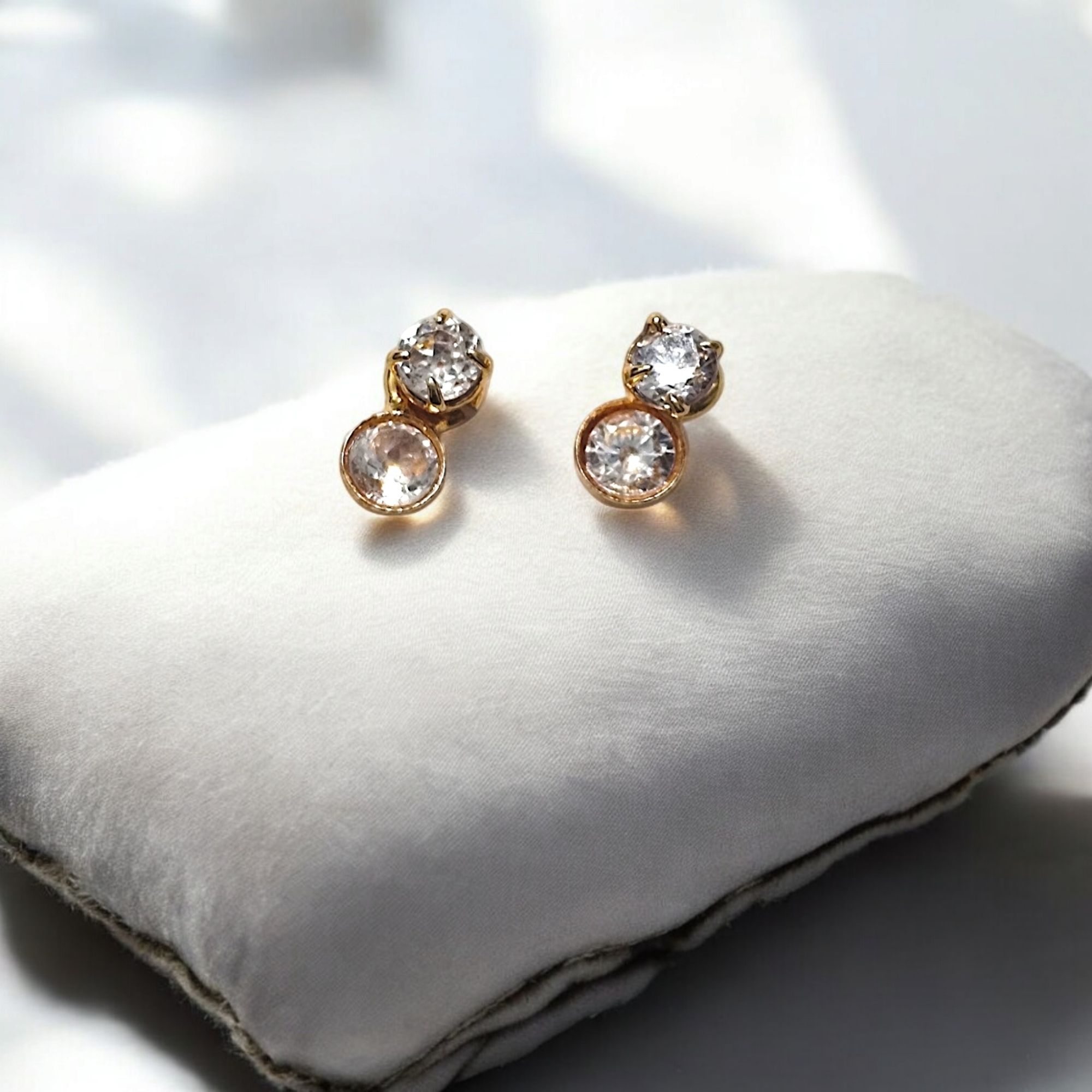 Trending Side Earrings/Nosepin with Side Mattal for Women & Girls Copper Clip-on Earring-image-31
