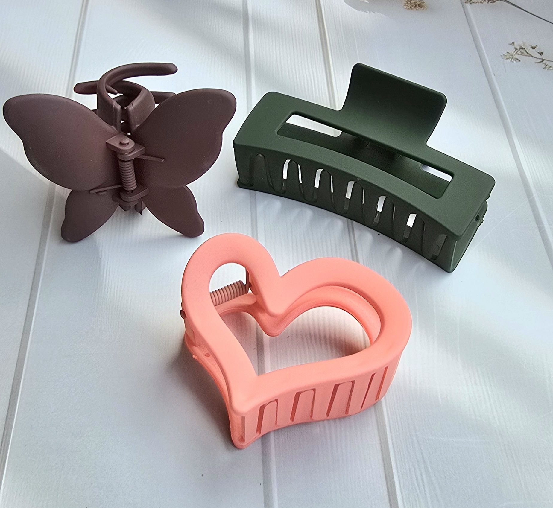 Hair Clutcher Claw Clip For Women, Girls Trending Pattern Pack of 3 Hair Claw-image-12