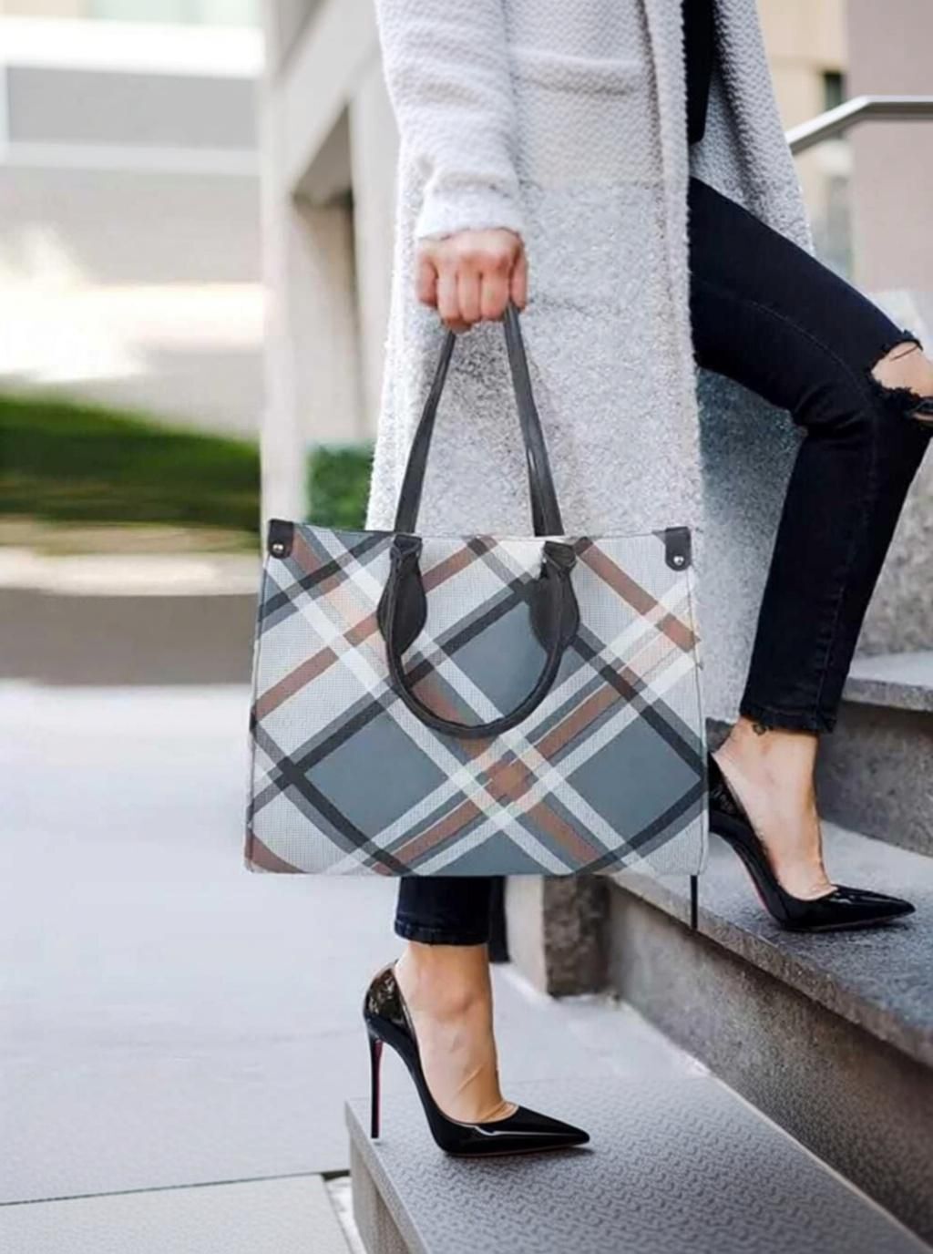 Women Multicolor Hand-held Bag