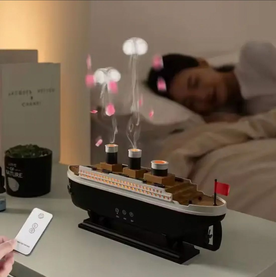 4uonly Carry Case Titanic Decorative Air Humidifier Diffuser Jellyfish Smoke EUW4 Humidifier image