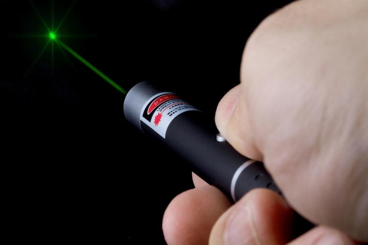 TECHEL Laser Pointer Pen with Light (Green) tyu5-picture-12