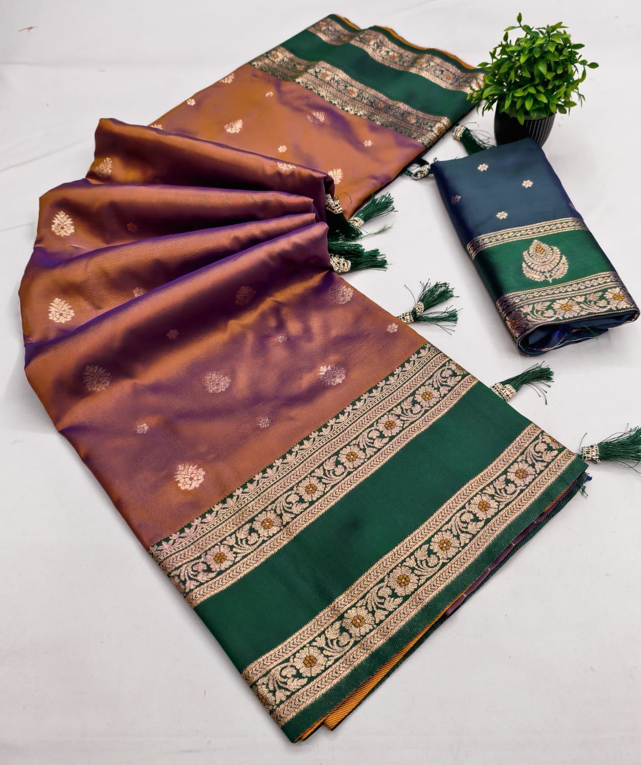 jishaa Printed Bollywood Linen Saree-picture-4