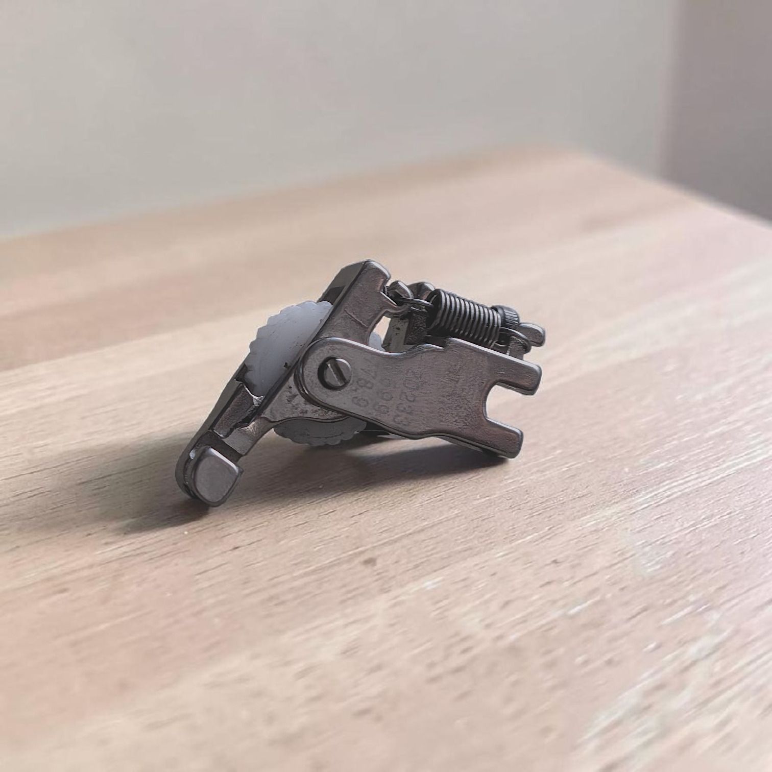 T168 Teflon Metal Roller Zipper Presser Foot-825 Pressure foot with High Shank-image-28