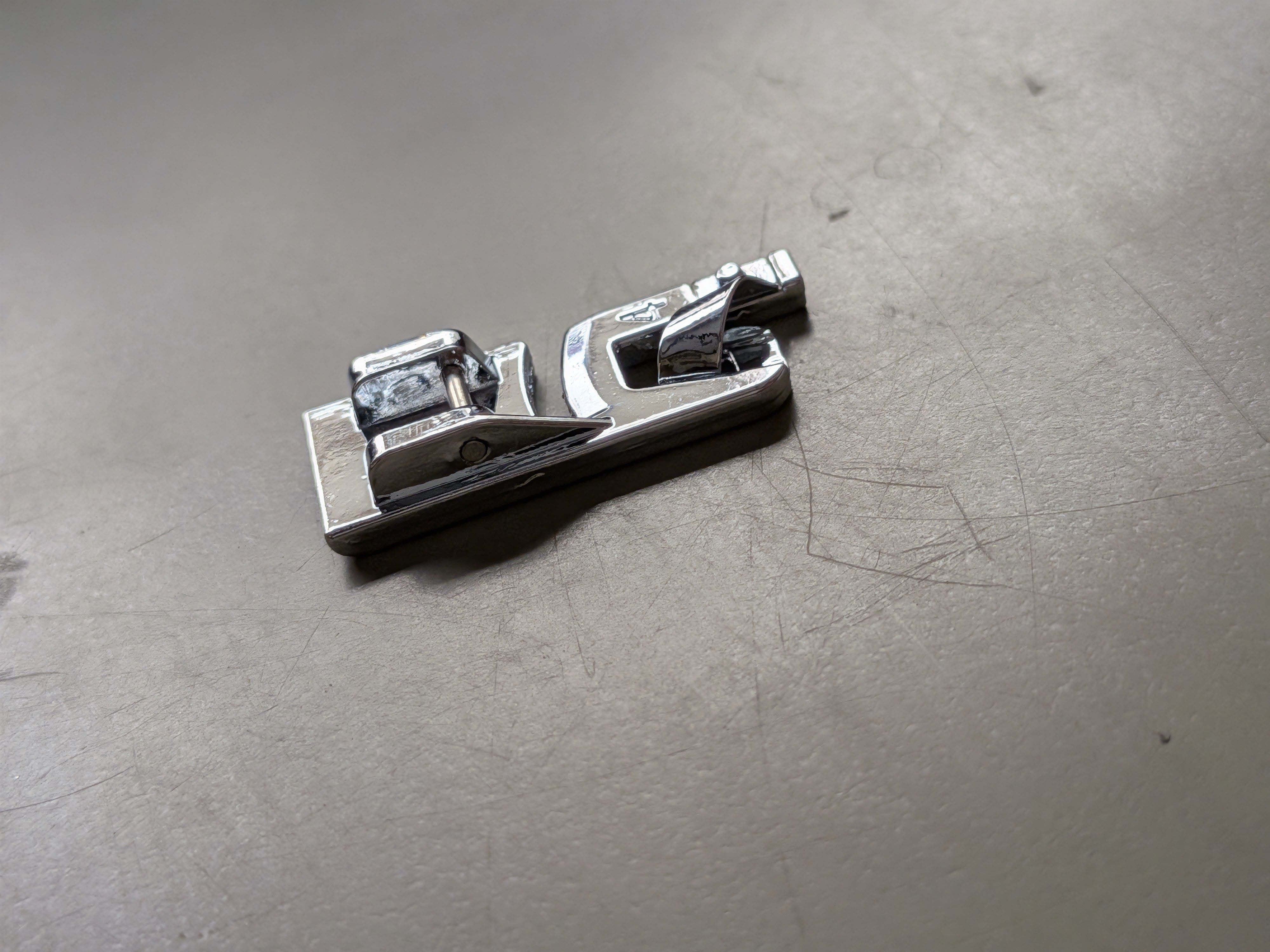 queed 4mm Universal Narrow Rolled Hemming Foot Sewing Machines-281 pressure foot with High Shank-picture-20