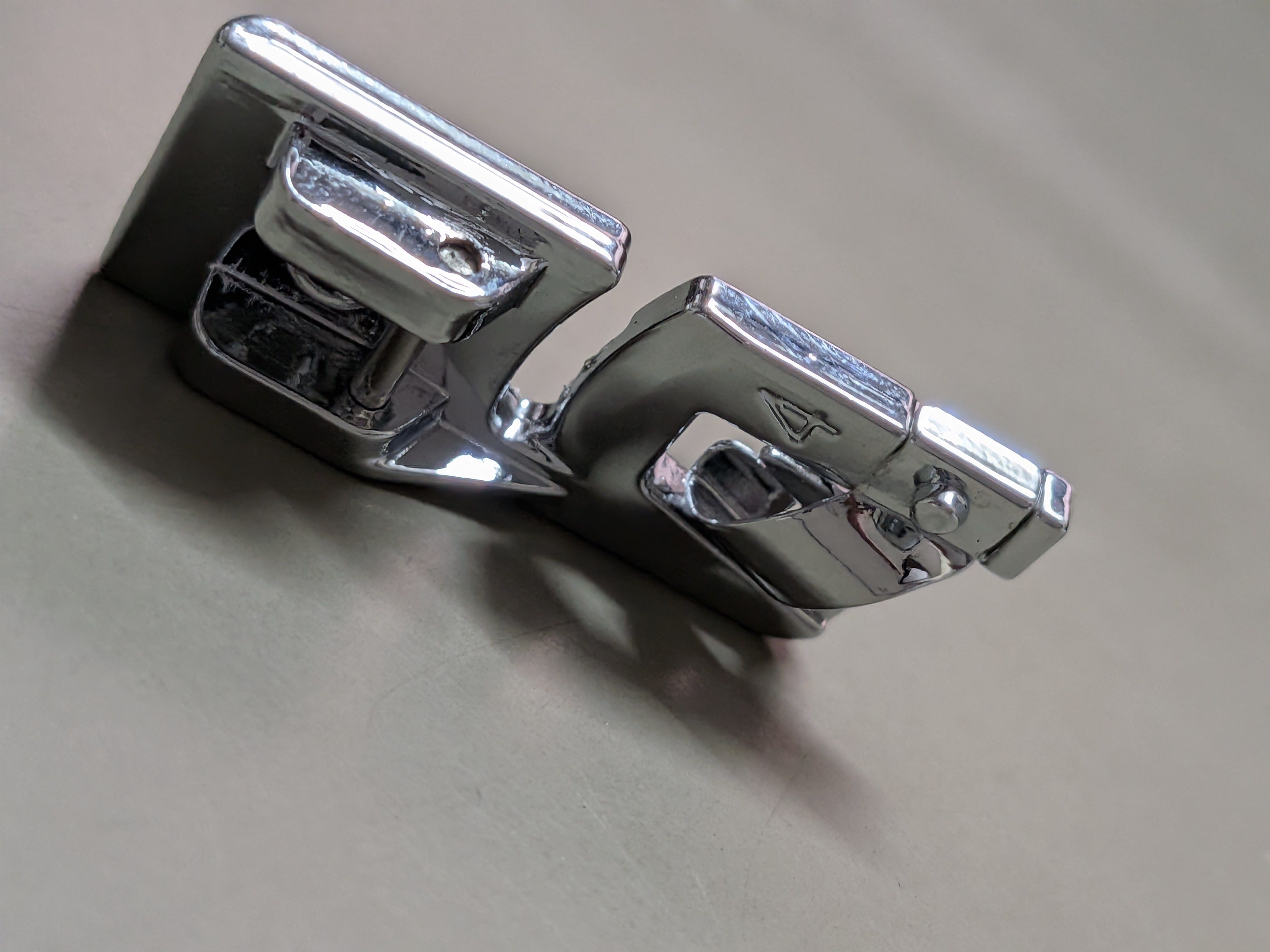 queed 4mm Universal Narrow Rolled Hemming Foot Sewing Machines-331 pressure foot with High Shank-picture-40
