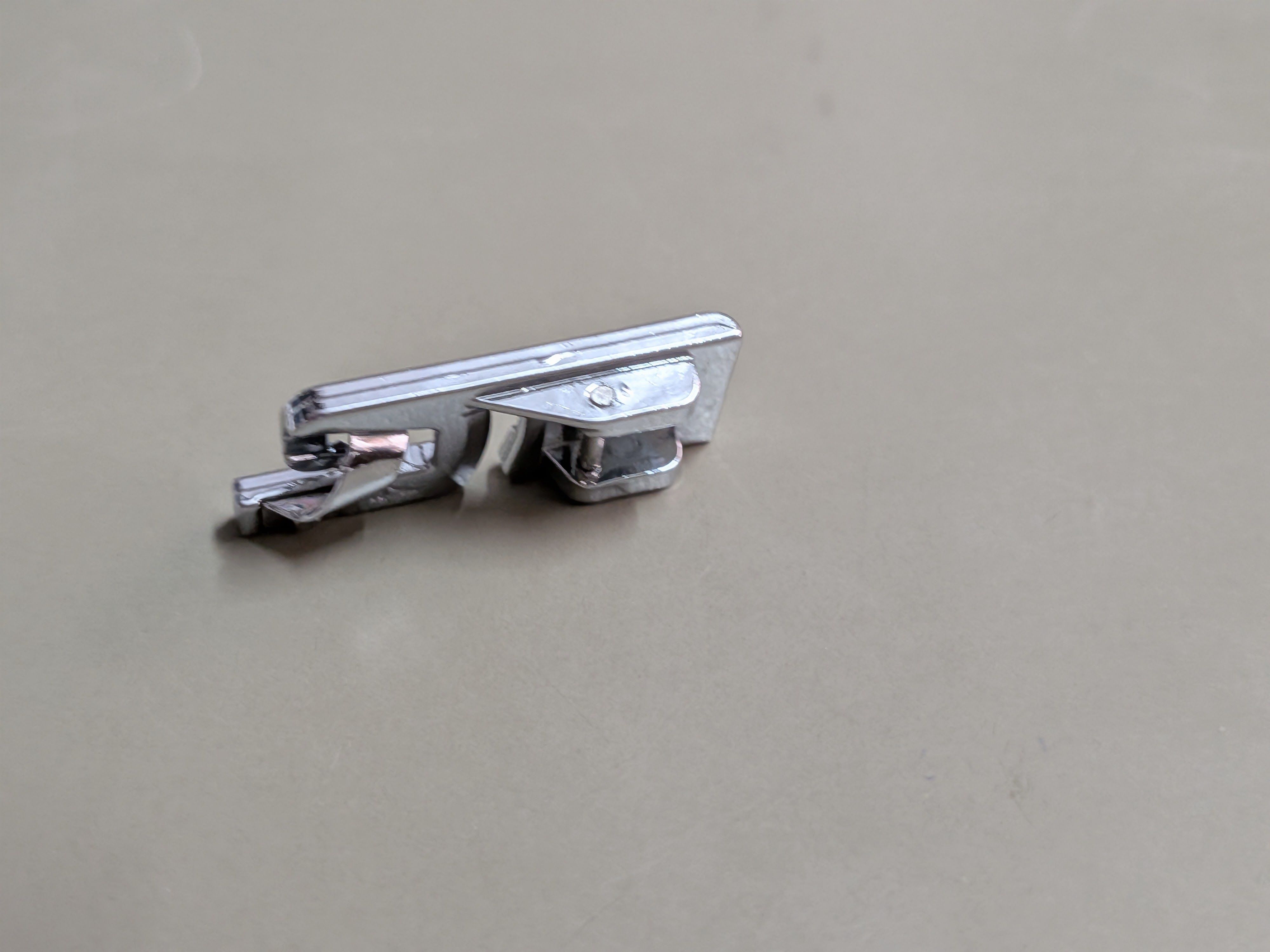 queed 4mm Universal Narrow Rolled Hemming Foot Sewing Machines-148 pressure foot with High Shank-picture-47