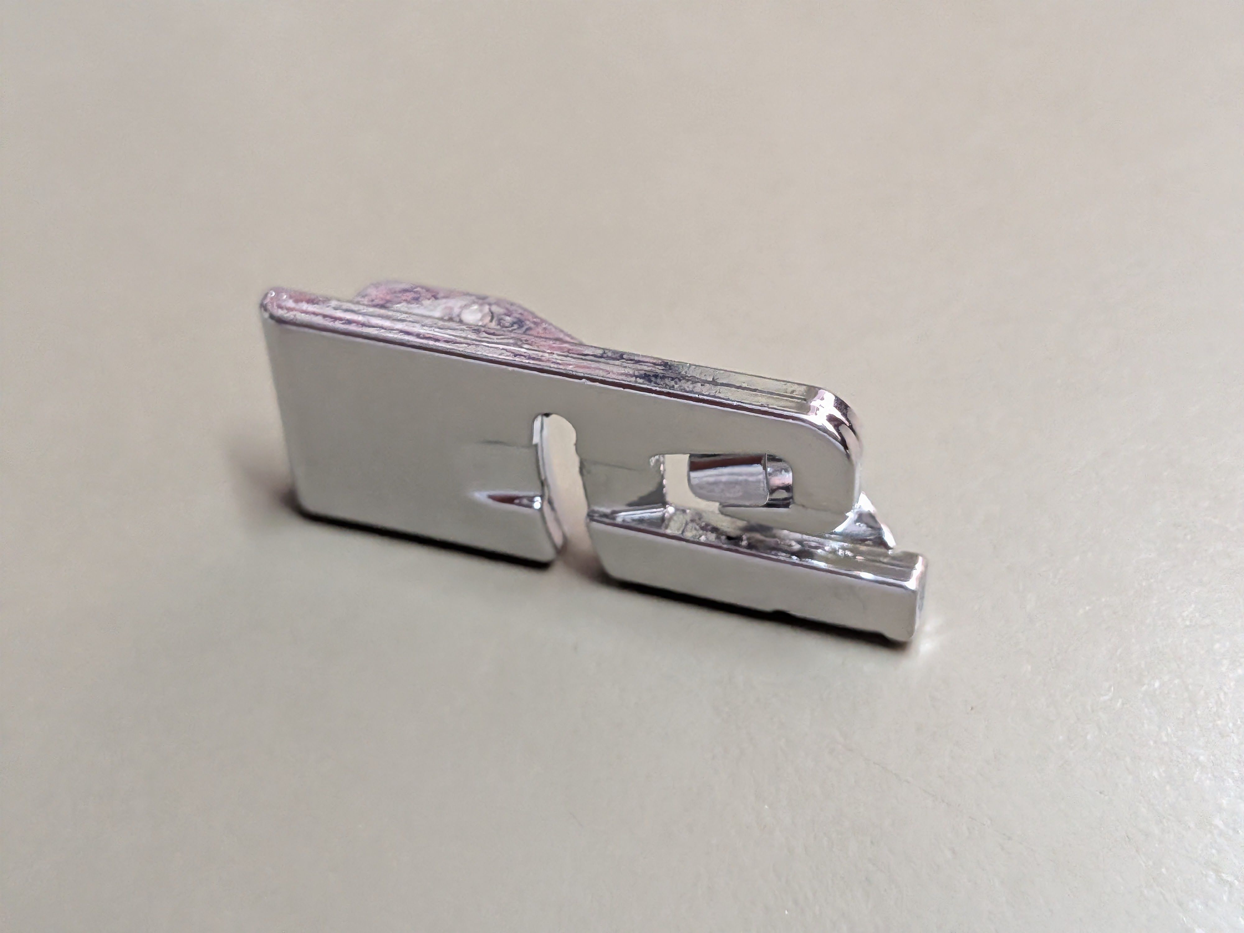 queed 4mm Universal Narrow Rolled Hemming Foot Sewing Machines-186 pressure foot with High Shank-picture-29