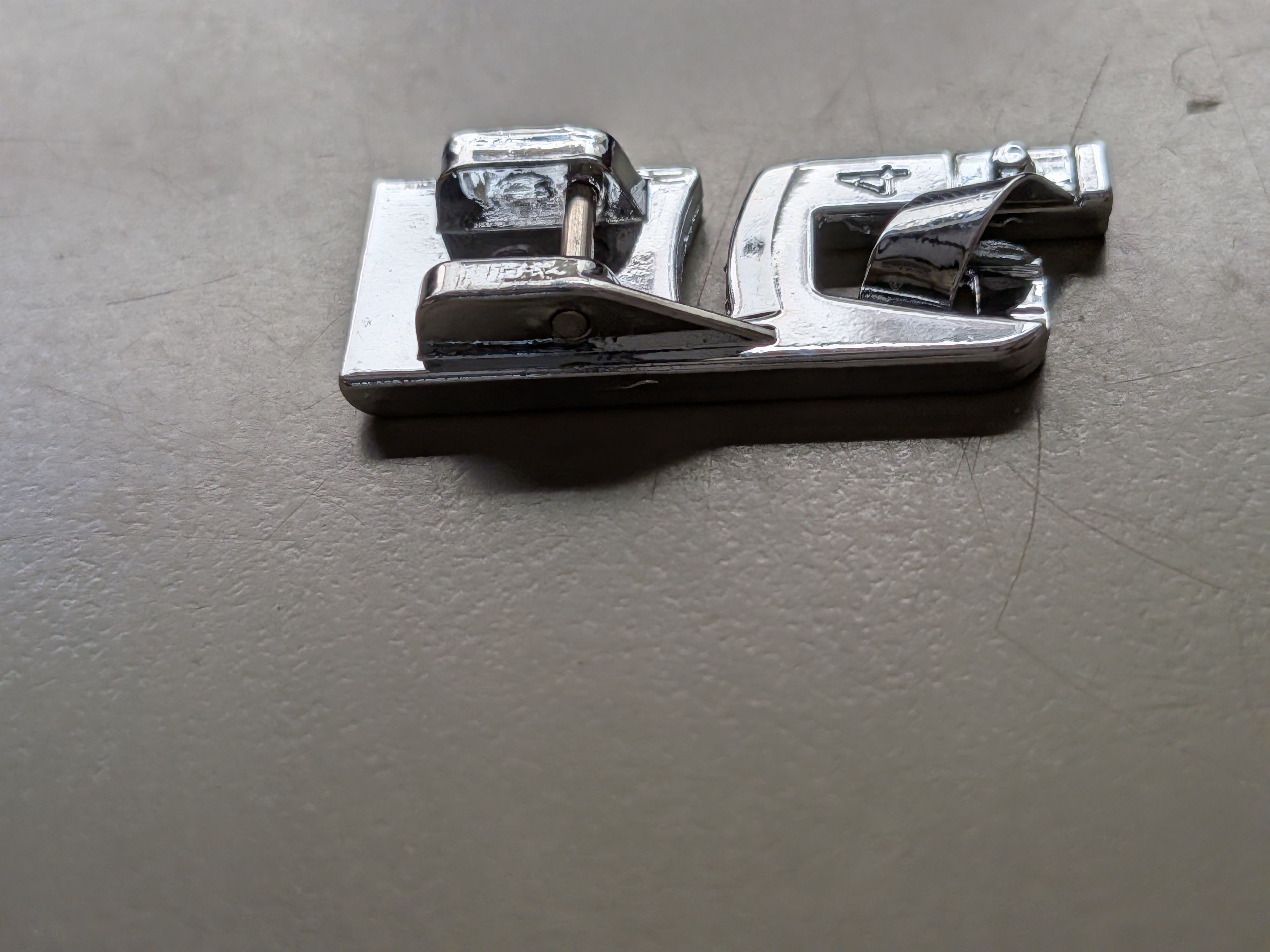 queed 4mm Universal Narrow Rolled Hemming Foot Sewing Machines-378 pressure foot with High Shank-picture-27