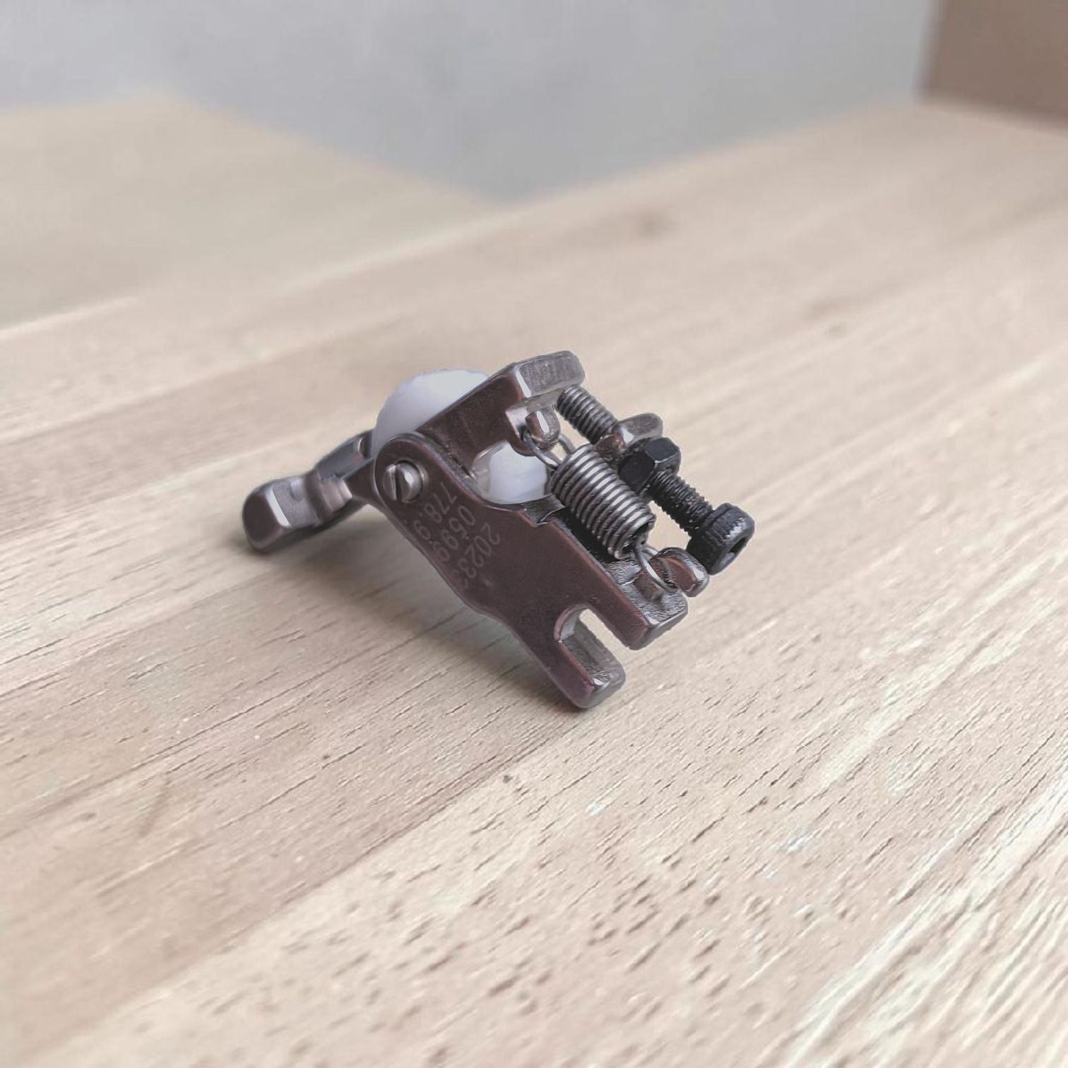 queed T168 Teflon Metal Roller Zipper Presser Foot-809 Pressure foot with High Shank-picture-15