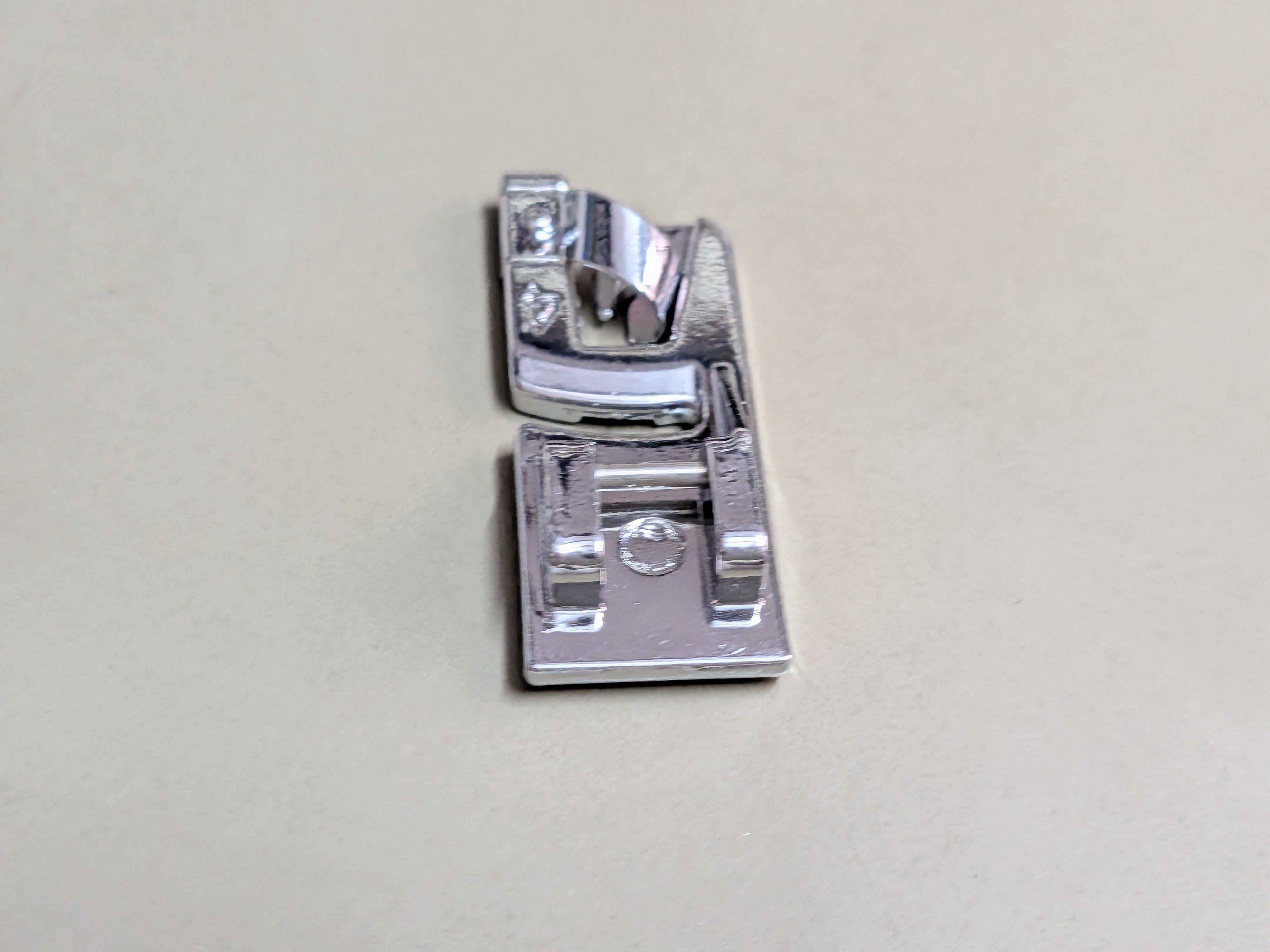 queed 4mm Universal Narrow Rolled Hemming Foot Sewing Machines-262 pressure foot with High Shank-picture-30