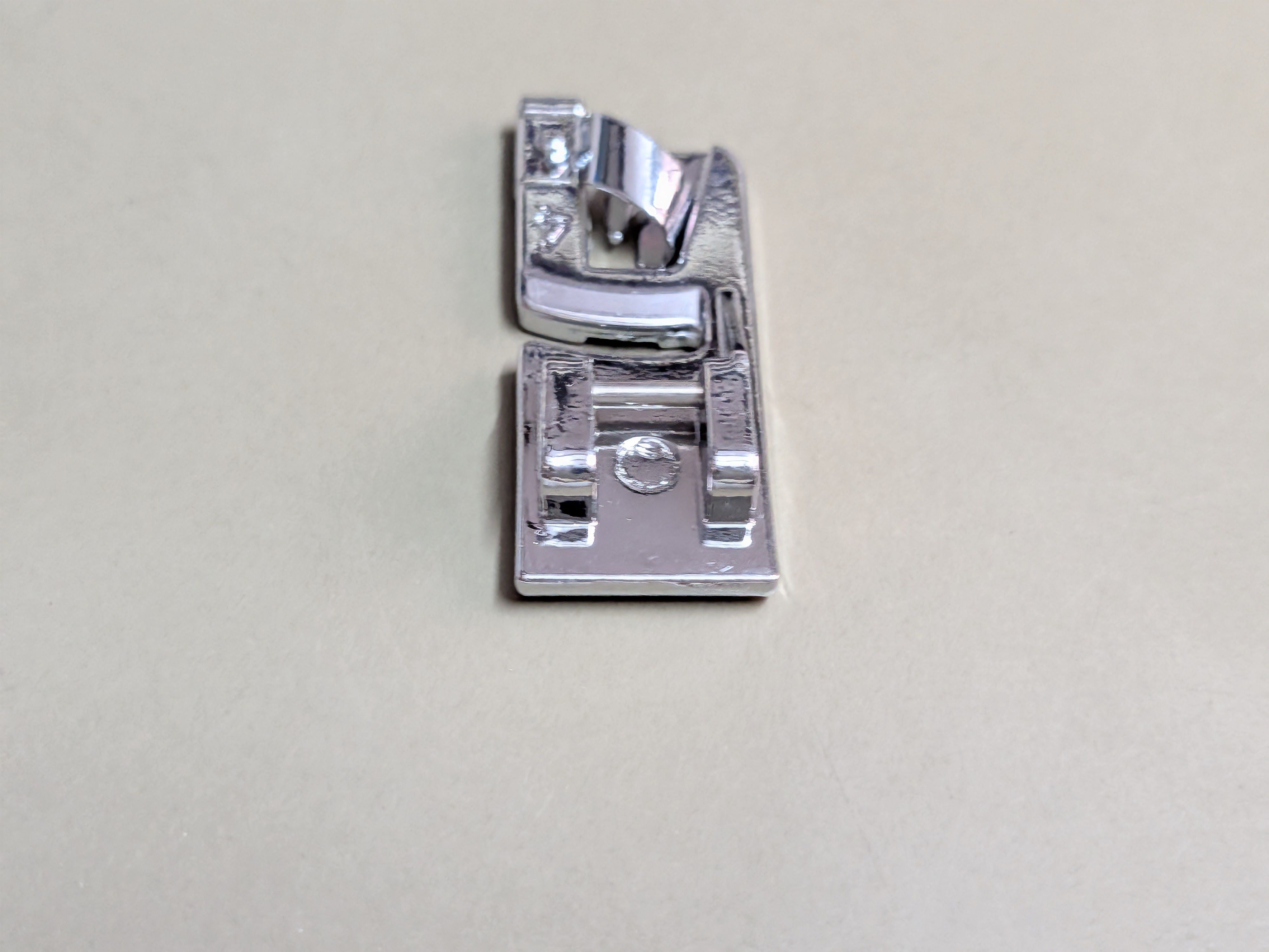 queed 4mm Universal Narrow Rolled Hemming Foot Sewing Machines-261 pressure foot with High Shank-picture-27