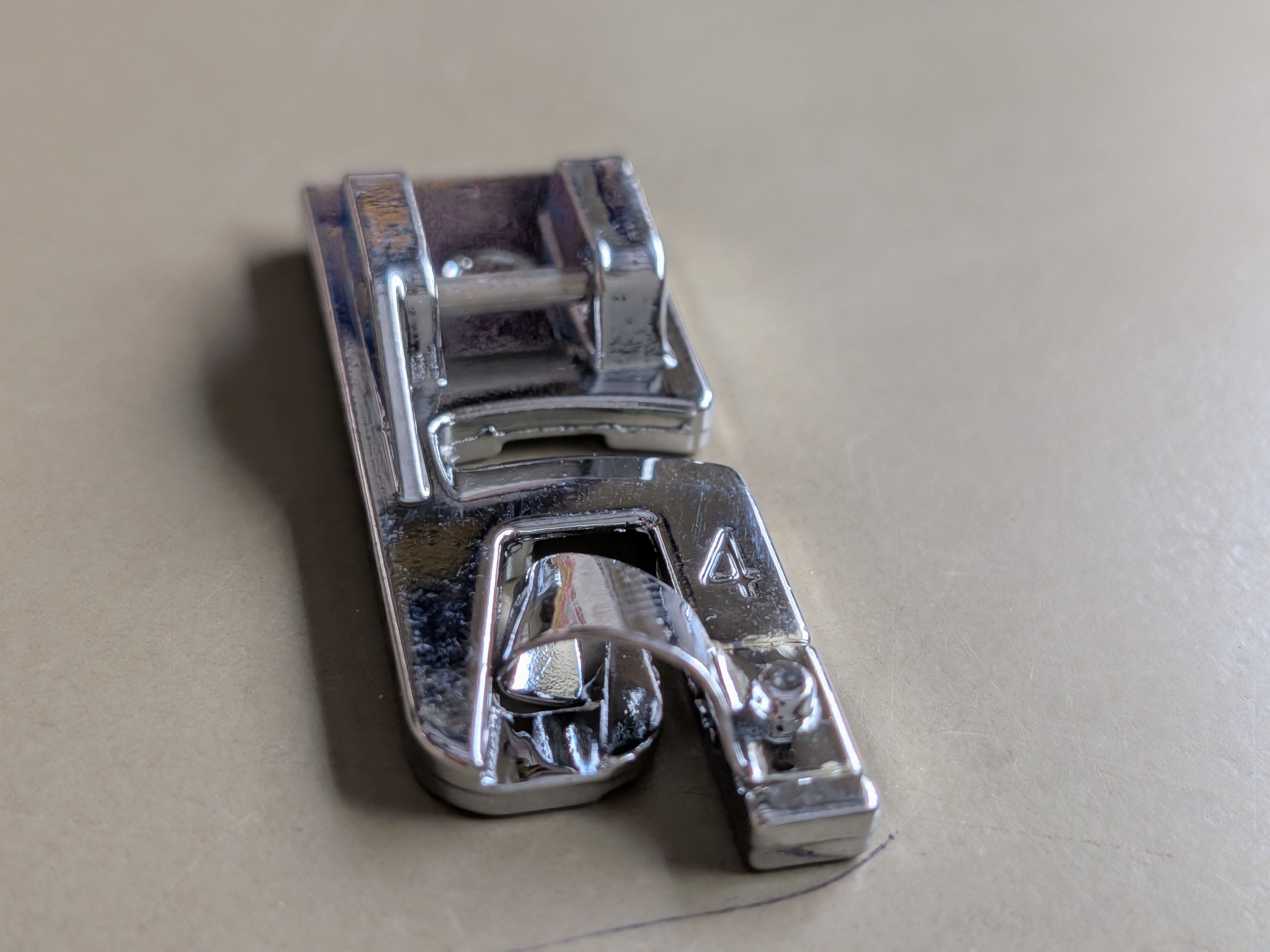 queed 4mm Universal Narrow Rolled Hemming Foot Sewing Machines-359 pressure foot with High Shank-picture-38