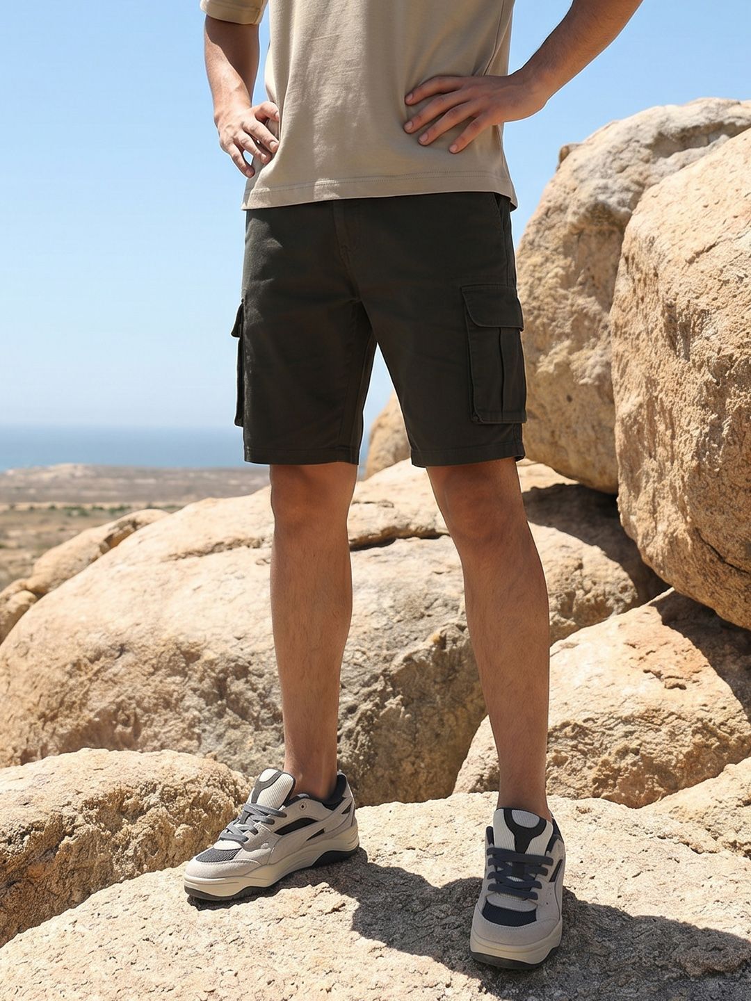 roadster Solid Men Grey Cargo Shorts-picture-12