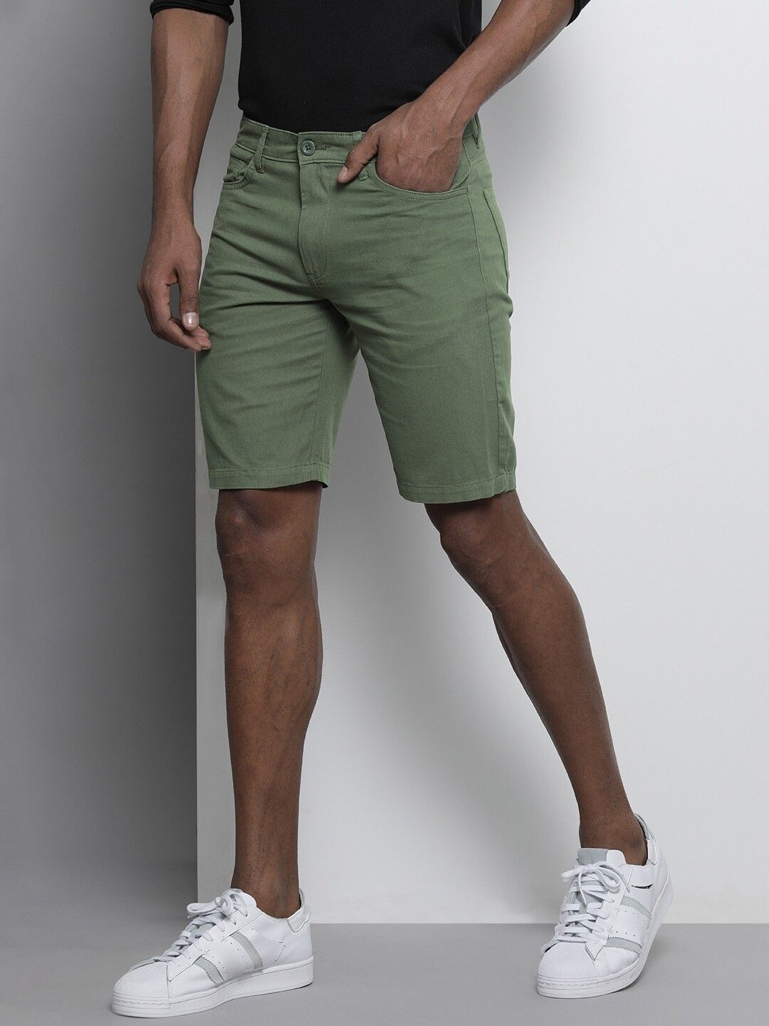 the indian garage co. Solid Men Green Chino Shorts-picture-12