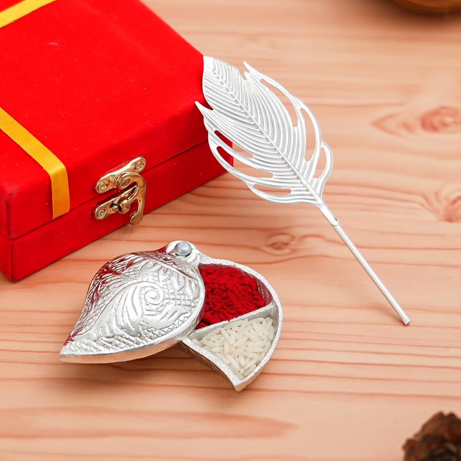 Dynamic Industaan sindoor daani gift box Decorative Showpiece - 0.5 cm-image-42