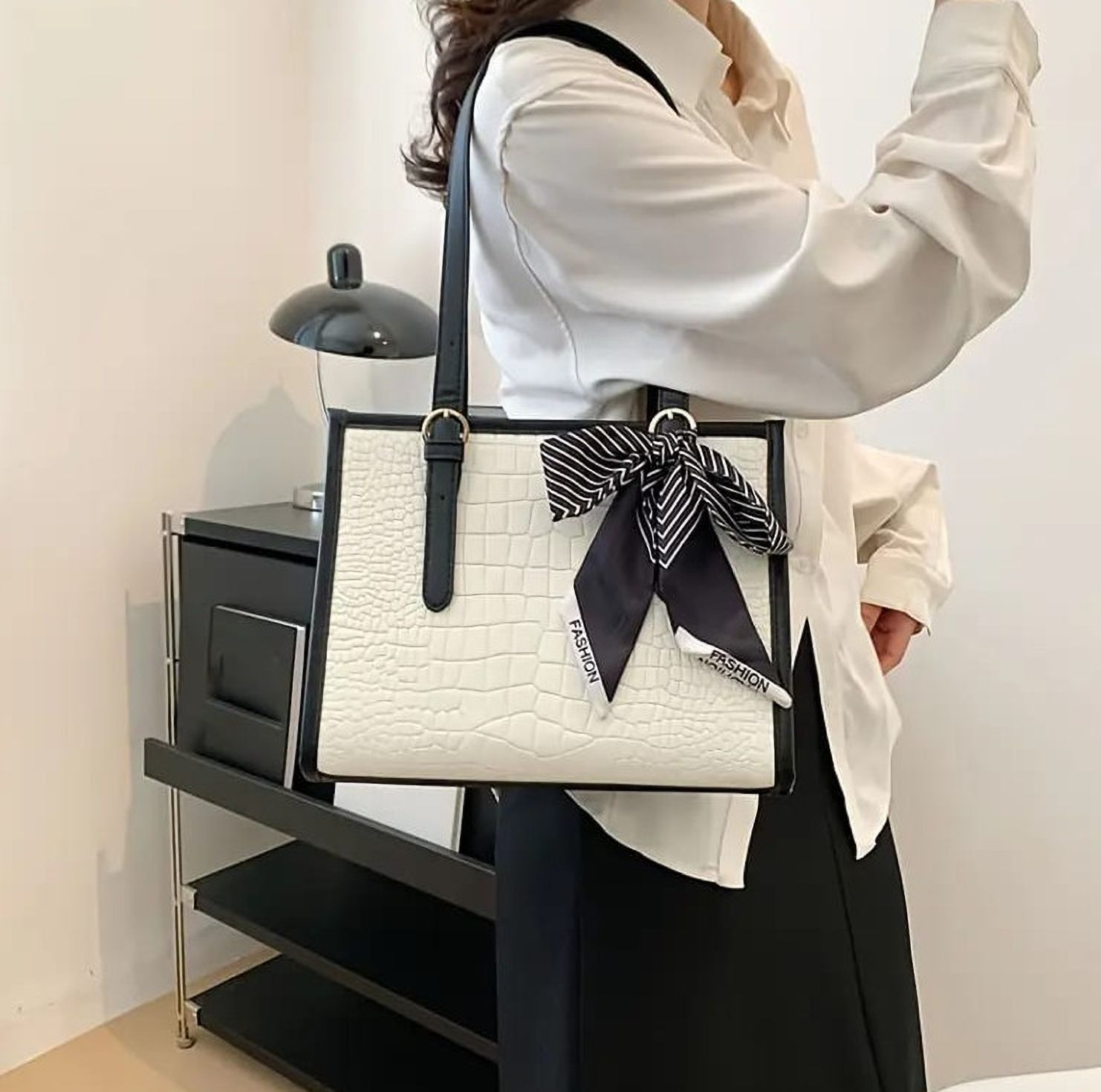 aesthetic Women Black Shoulder Bag-picture-28