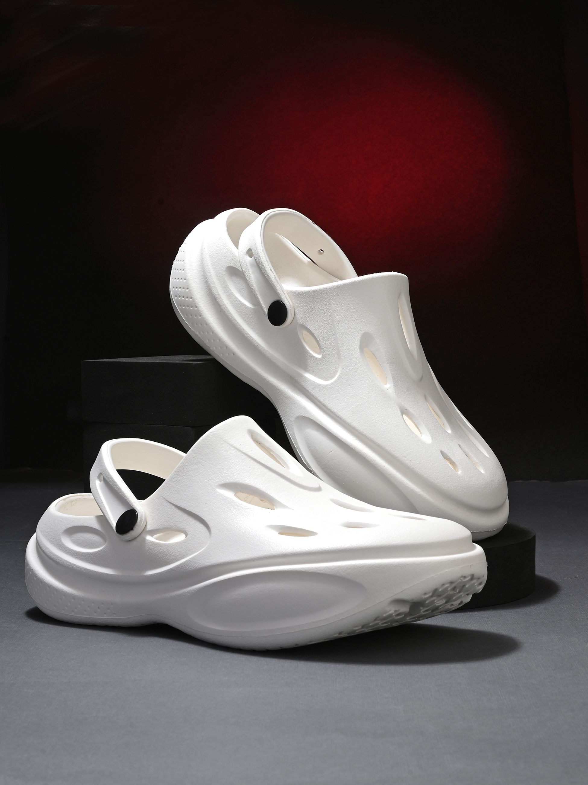 hrx by hrithik roshan Men Slides-picture-19