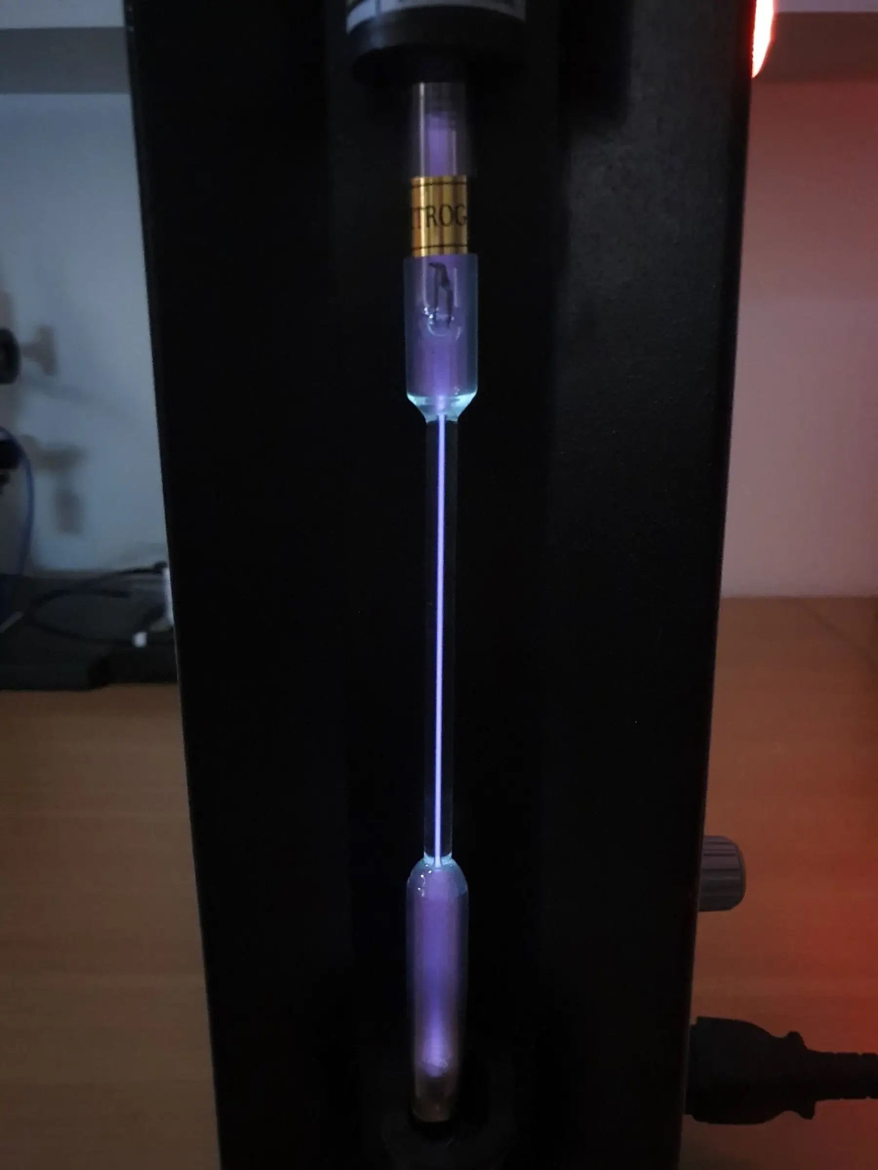 satmed Spectrum Tube (Nitrogen) for Physics Lab Spectrum Analyzer image 1