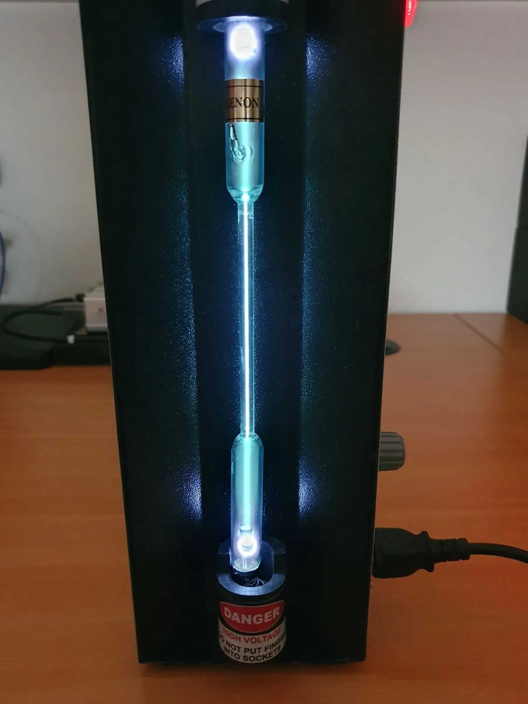 satmed Spectrum Tube (Xenon) for Physics Lab Spectrum Analyzer image 1