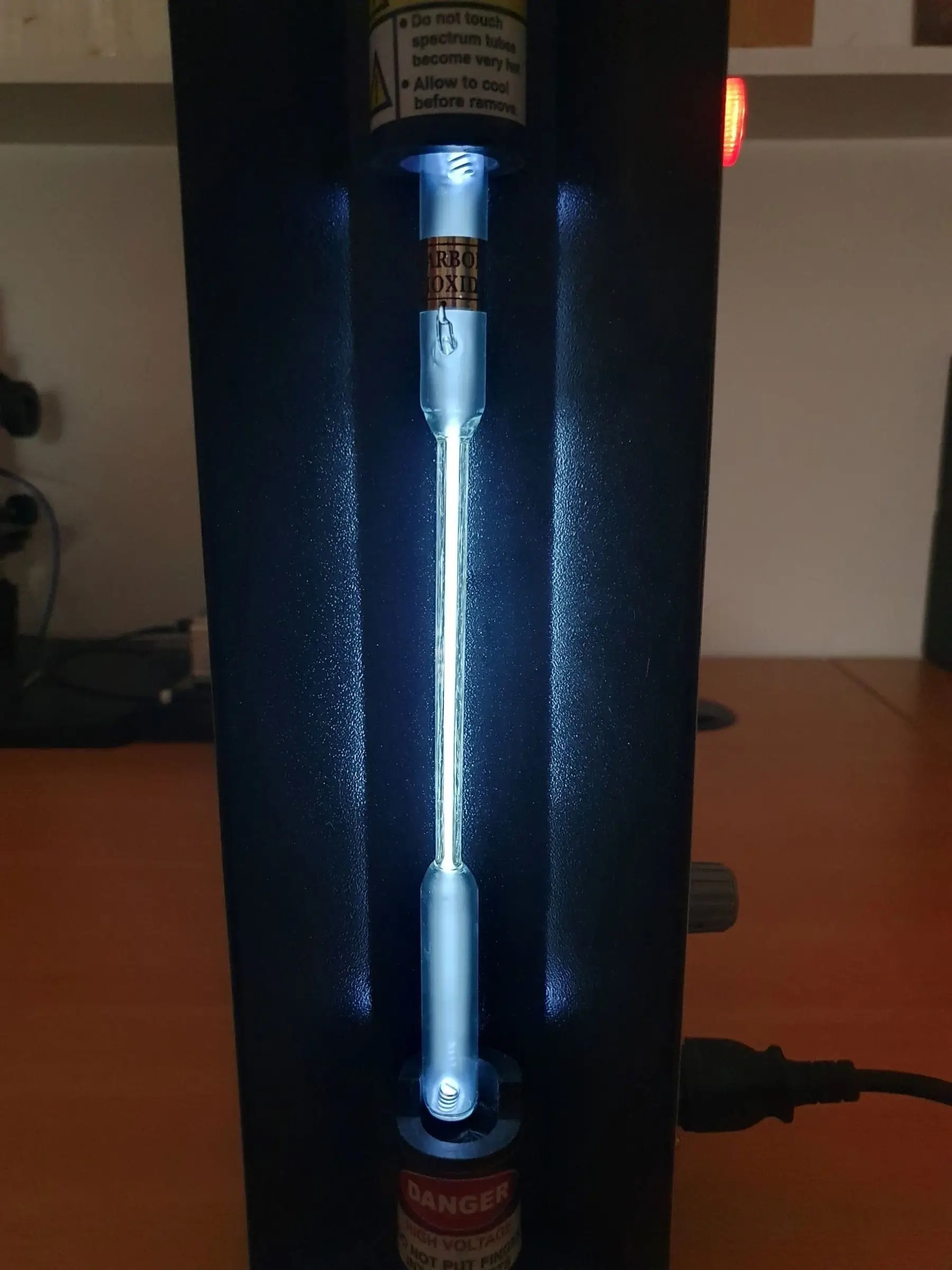satmed Spectrum Tube (Carbon Dioxide) for Physics Lab Spectrum Analyzer image 1