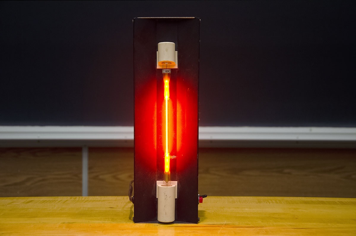 satmed Spectrum Tube (Helium) for Physics Lab Spectrum Analyzer image 1