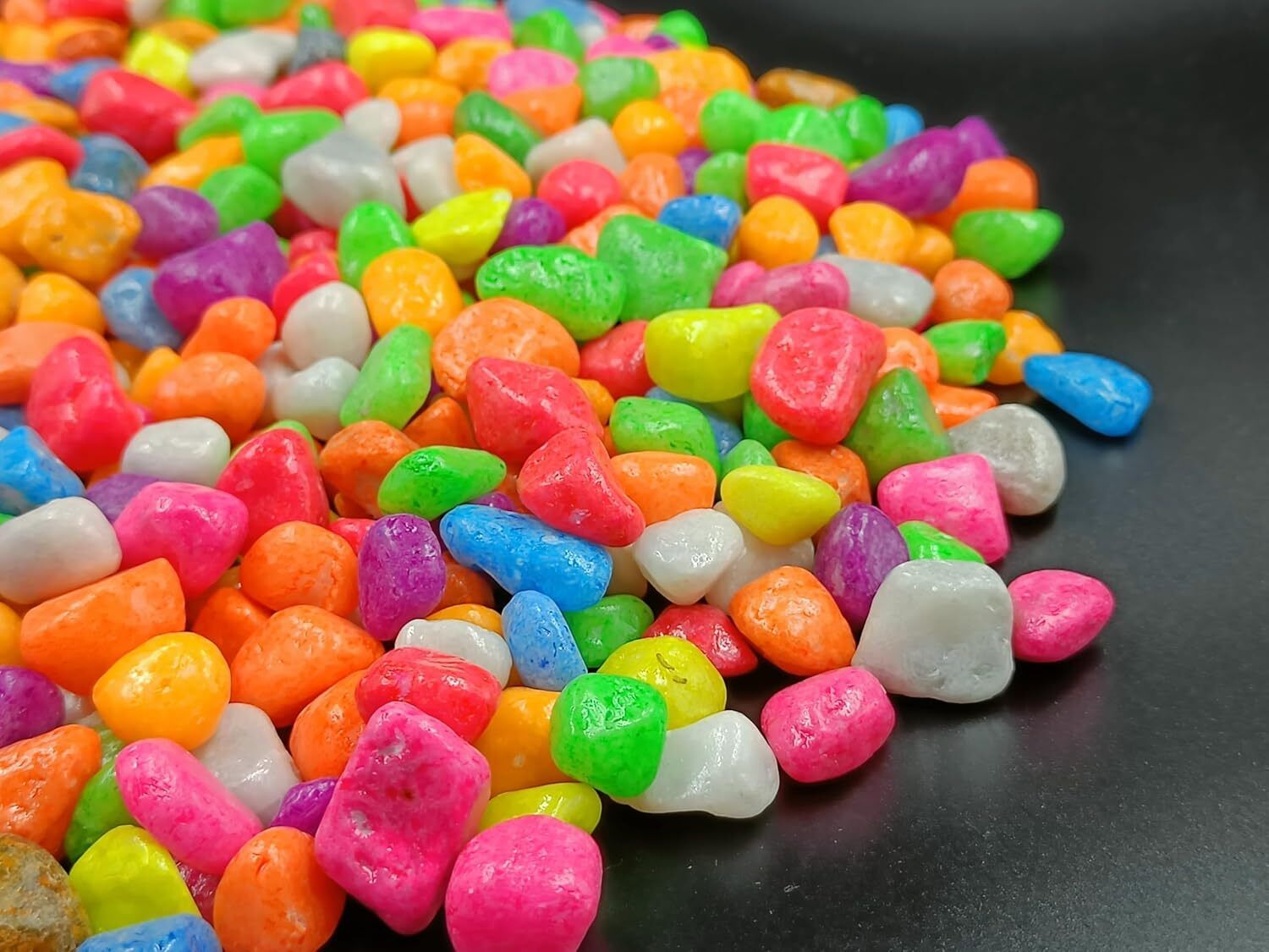 Natural Multicolour River Pebbles 1kg for Aquarium, Home Decor, and Craft Work Marble Planted Substrate-image-15