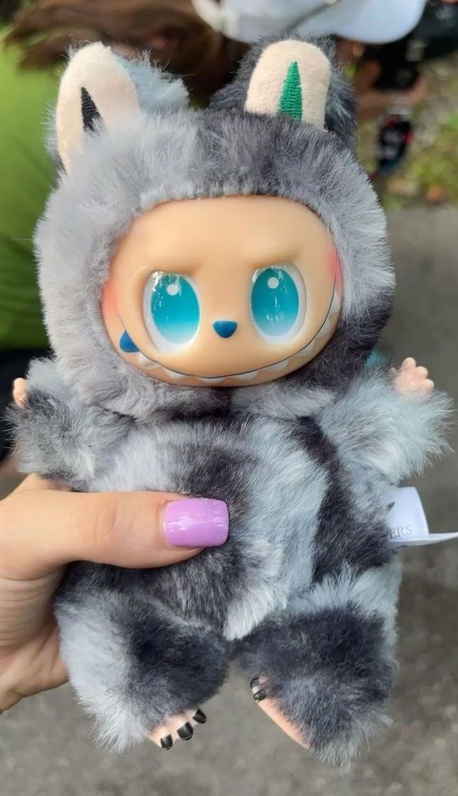 Super cute labubu Collectible Toy for boys and girls - 17 cm-image-19