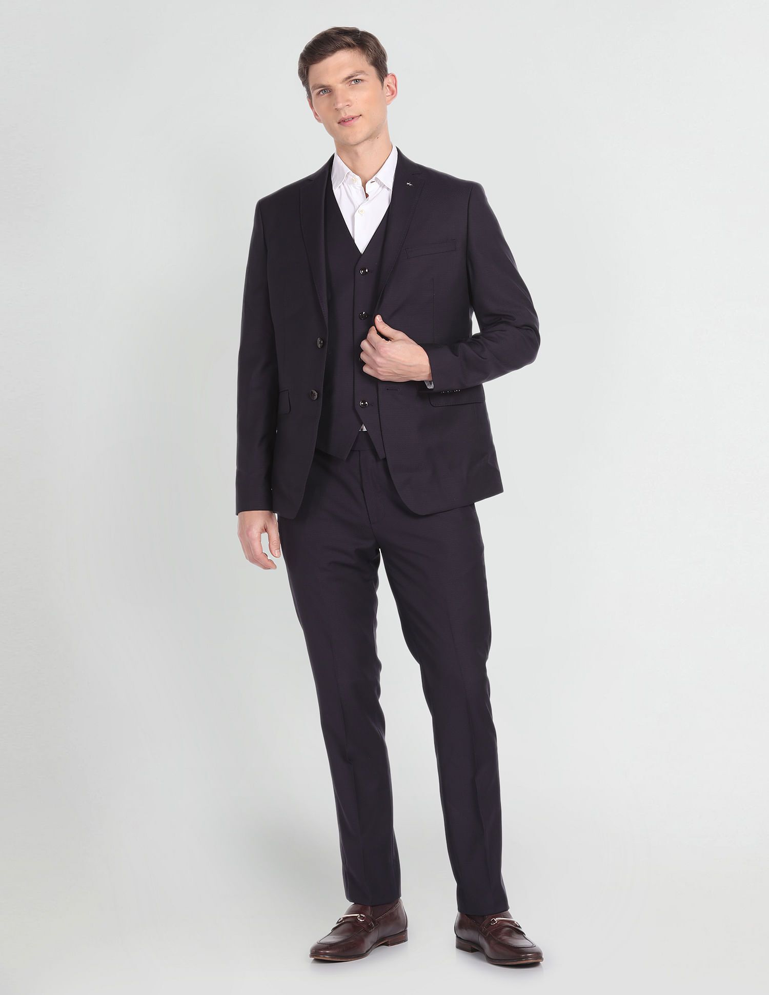 arrow Men Tailored Fit 1851 Three Piece Suit Solid Suit-picture-25