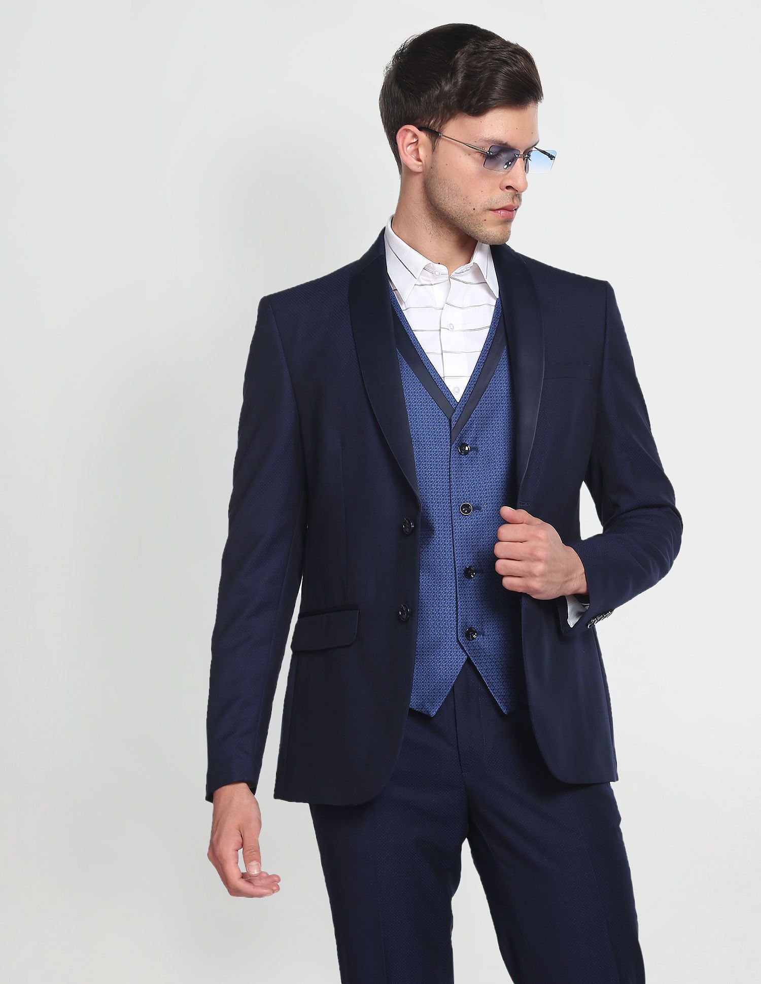 Men Contrast Waistcoat Self Design Three Piece Suit Checkered Suit-image-2