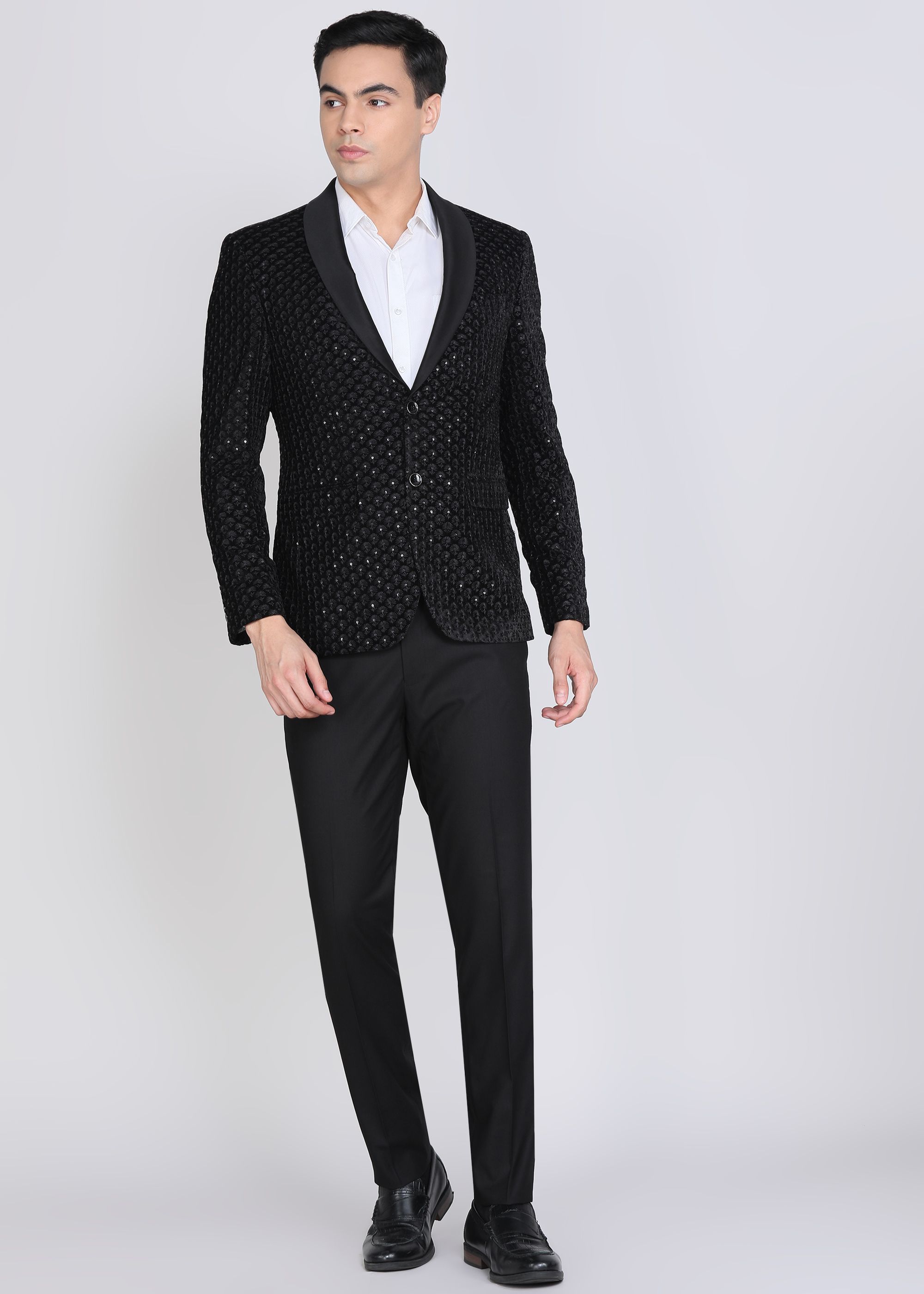 Men Tuxedo Style Embroidered Suit
