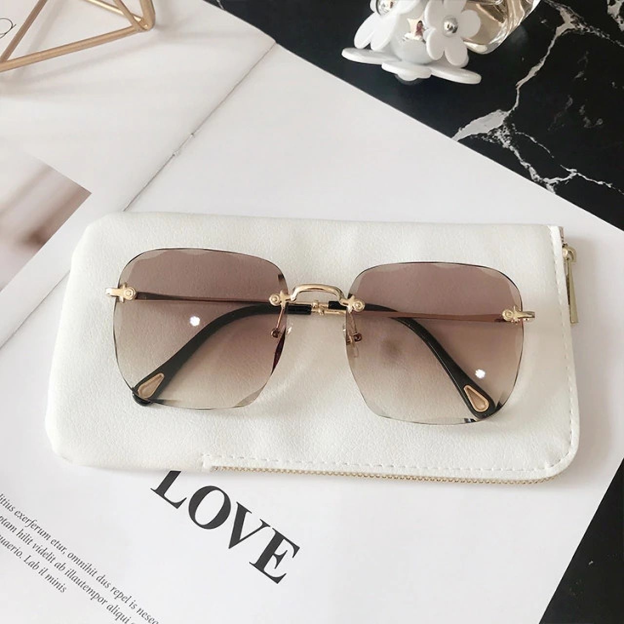 the magnifique UV Protection Retro Square Sunglasses (18)-picture-27