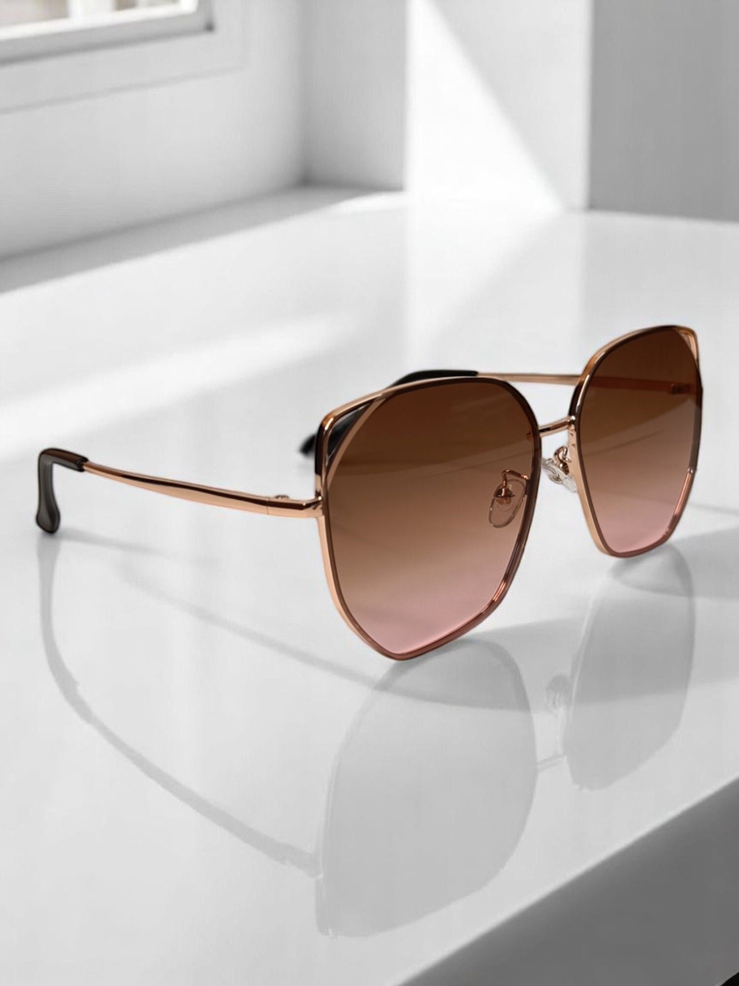 sun savvy UV Protection, Polarized, Photochromatic Lens, Toughened Glass Lens Over-sized Sunglasses (Free Size)-picture-13