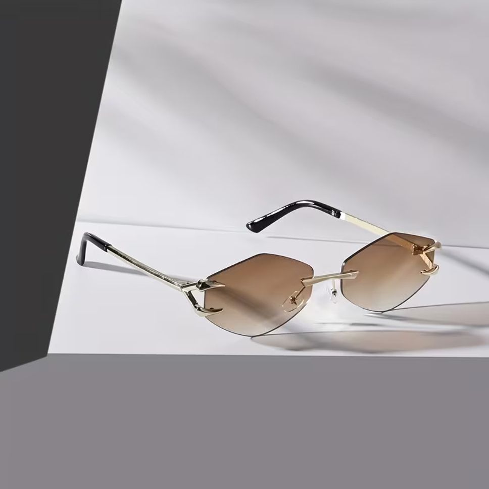 kalveera Gradient Cat-eye, Round, Butterfly Sunglasses (Free Size)-picture-22