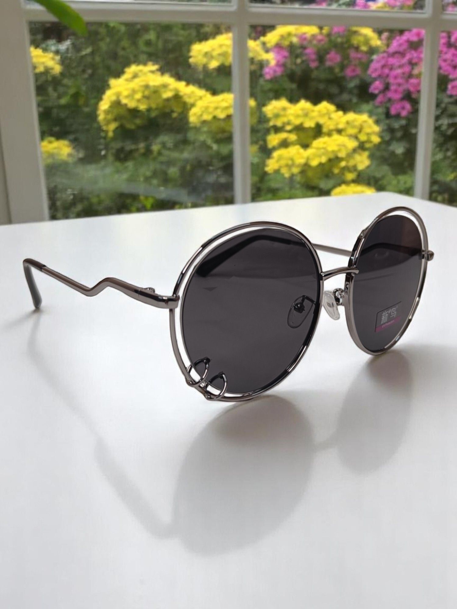 sun savvy UV Protection, Polarized, Photochromatic Lens, Night Vision, Gradient Over-sized Sunglasses (Free Size)-picture-17