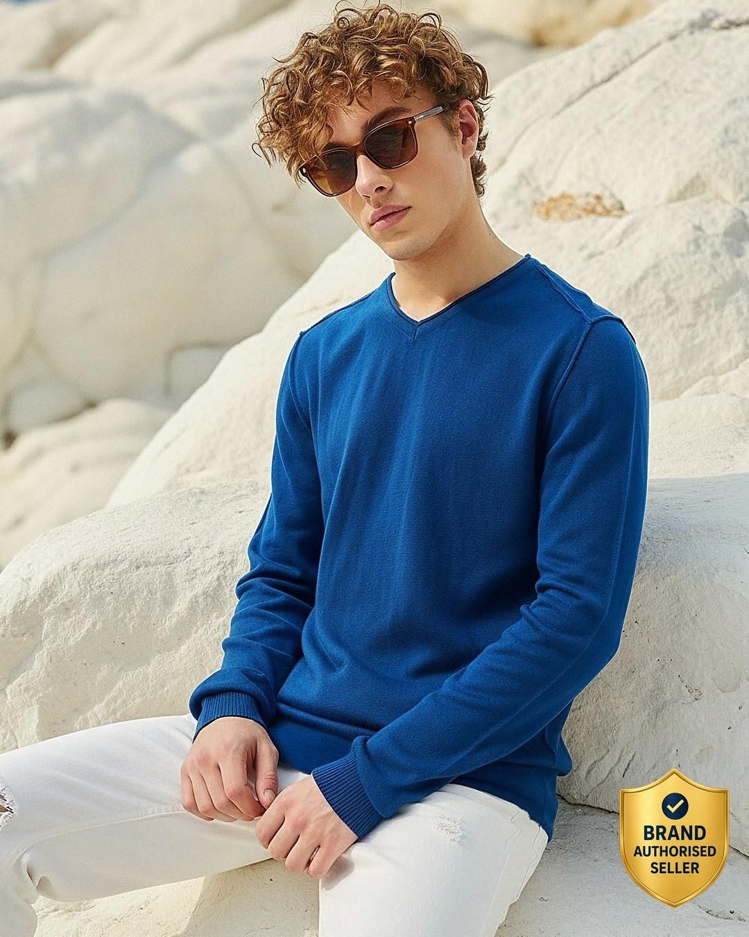 bewakoof Men Solid V Neck Blue Sweater-picture-31