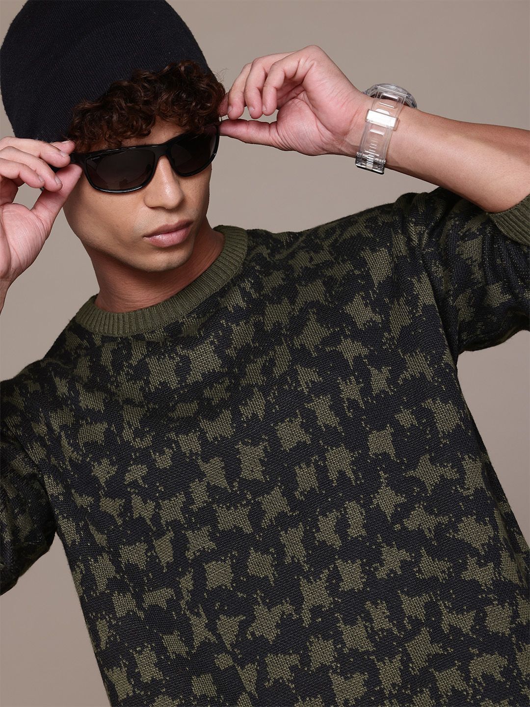 roadster Men Self Design Round Neck Green Sweater-picture-25