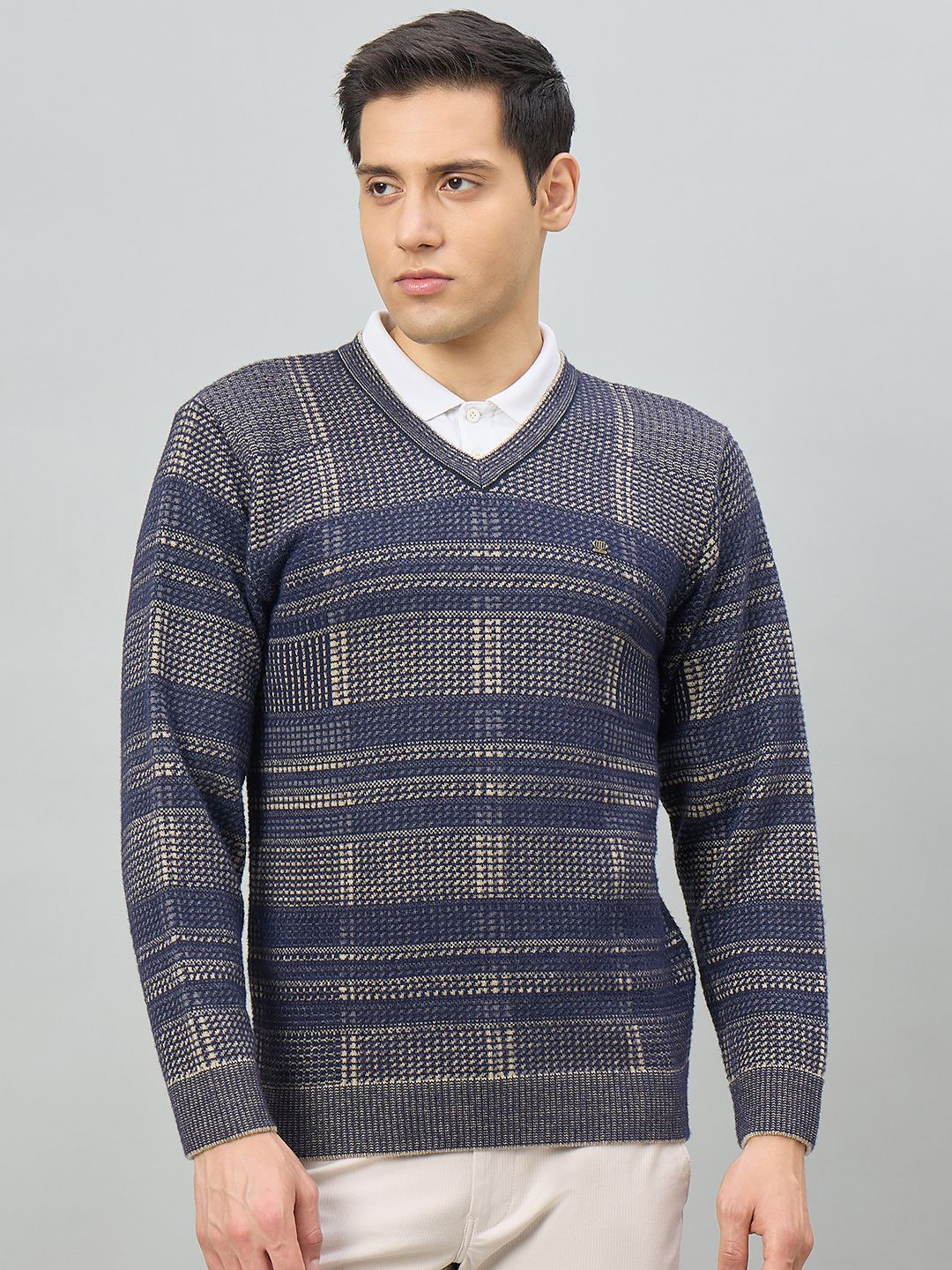 duke Men Checkered V Neck Blue Sweater-picture-14