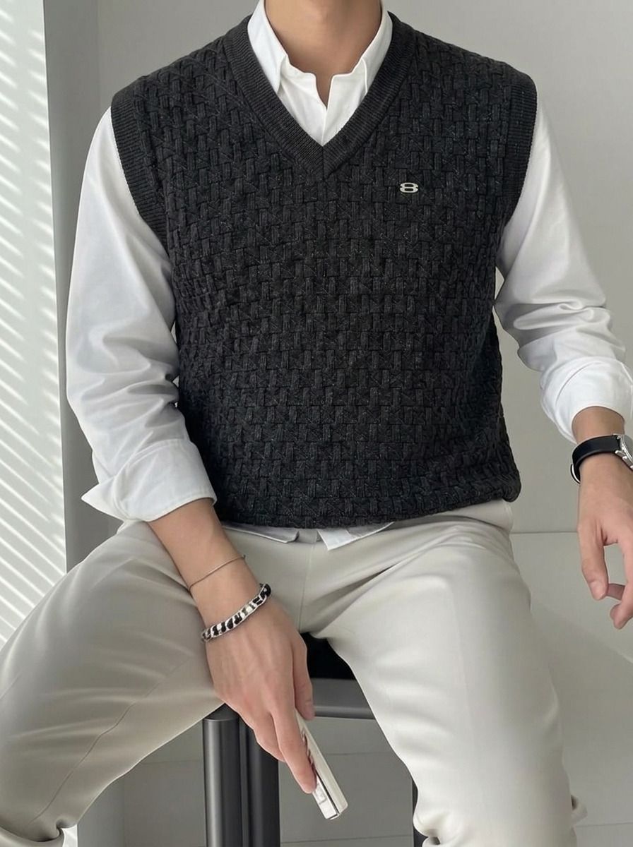 Men Solid V Neck Black Sweater-image-31