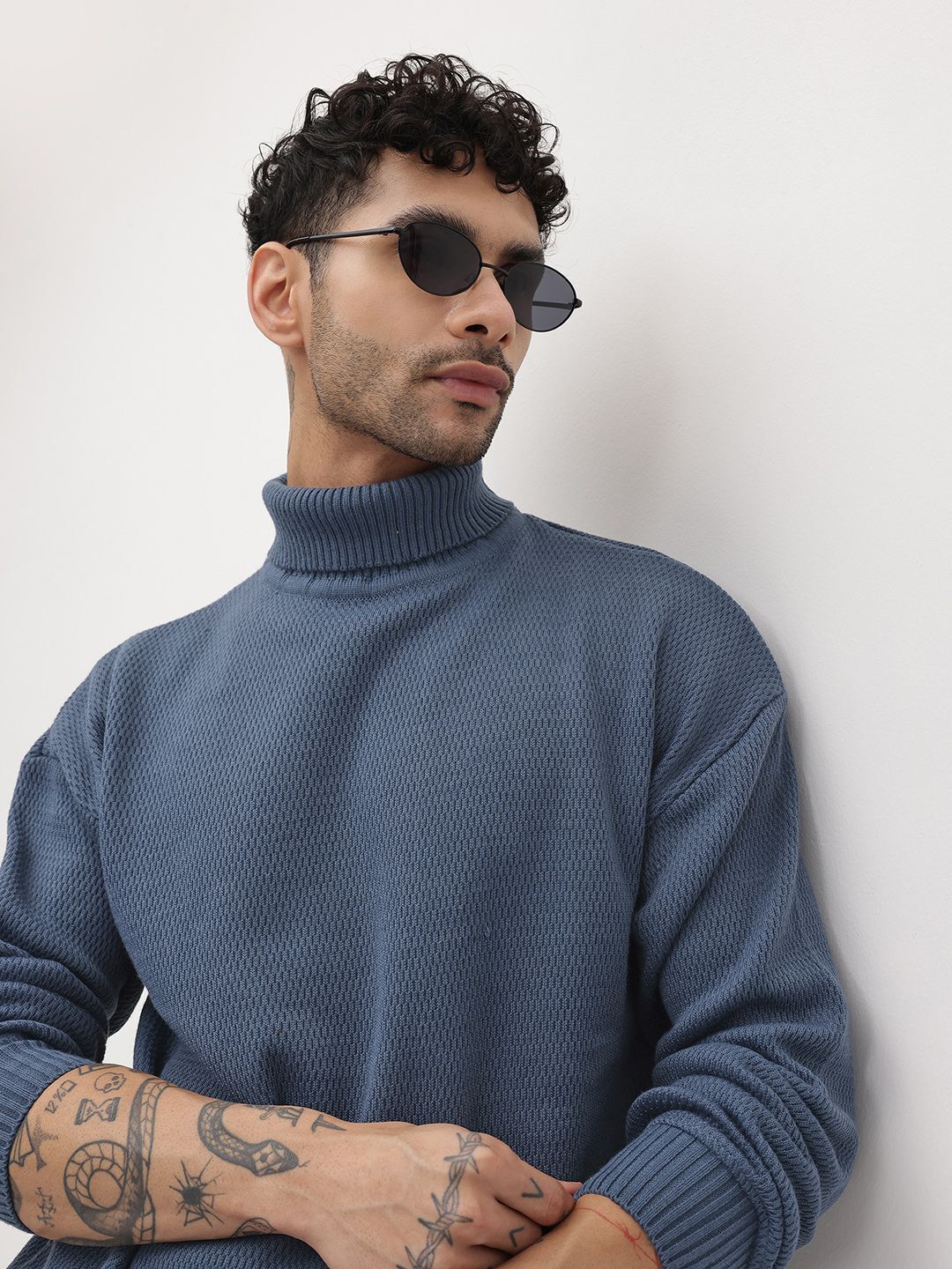 roadster Men Solid Turtle Neck Blue Sweater-picture-25
