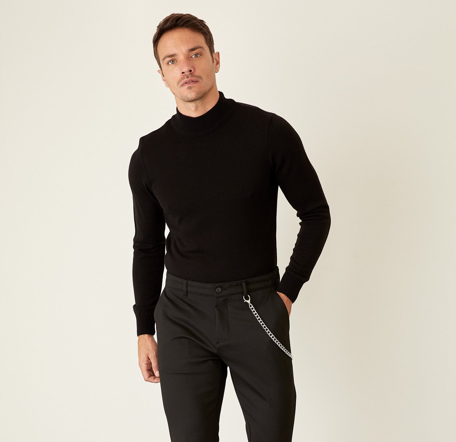 defacto Men Solid Round Neck Black Sweater-picture-11