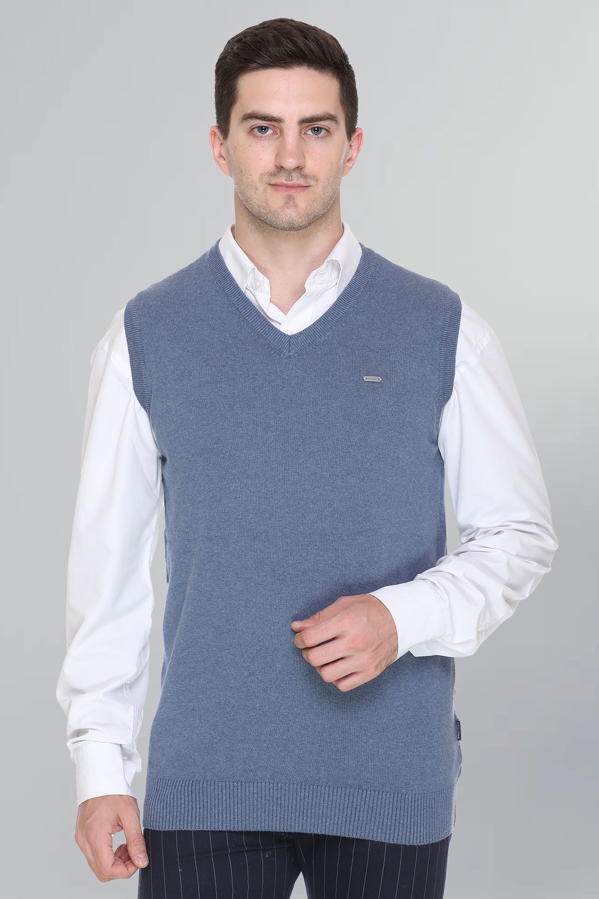 godfrey Men Solid V Neck Blue Sweater-picture-11