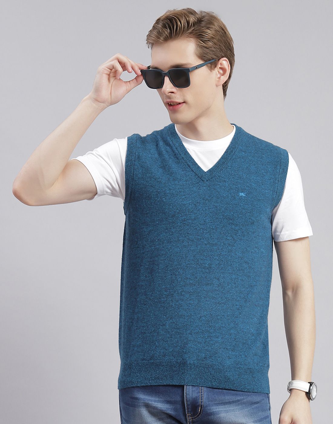 monte carlo Men Solid V Neck Blue Sweater-picture-19
