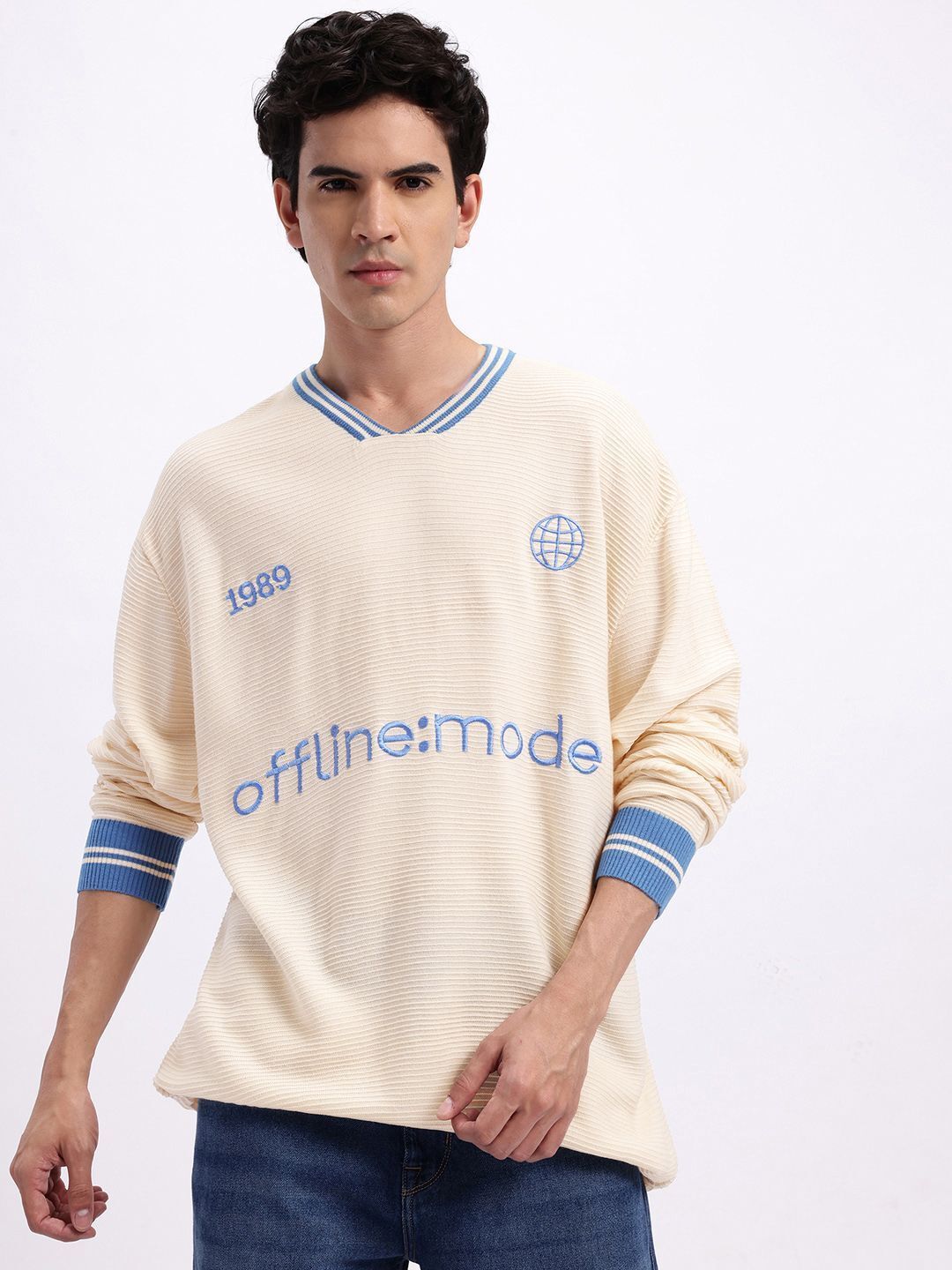 glitchez Men Self Design V Neck White Sweater-picture-39