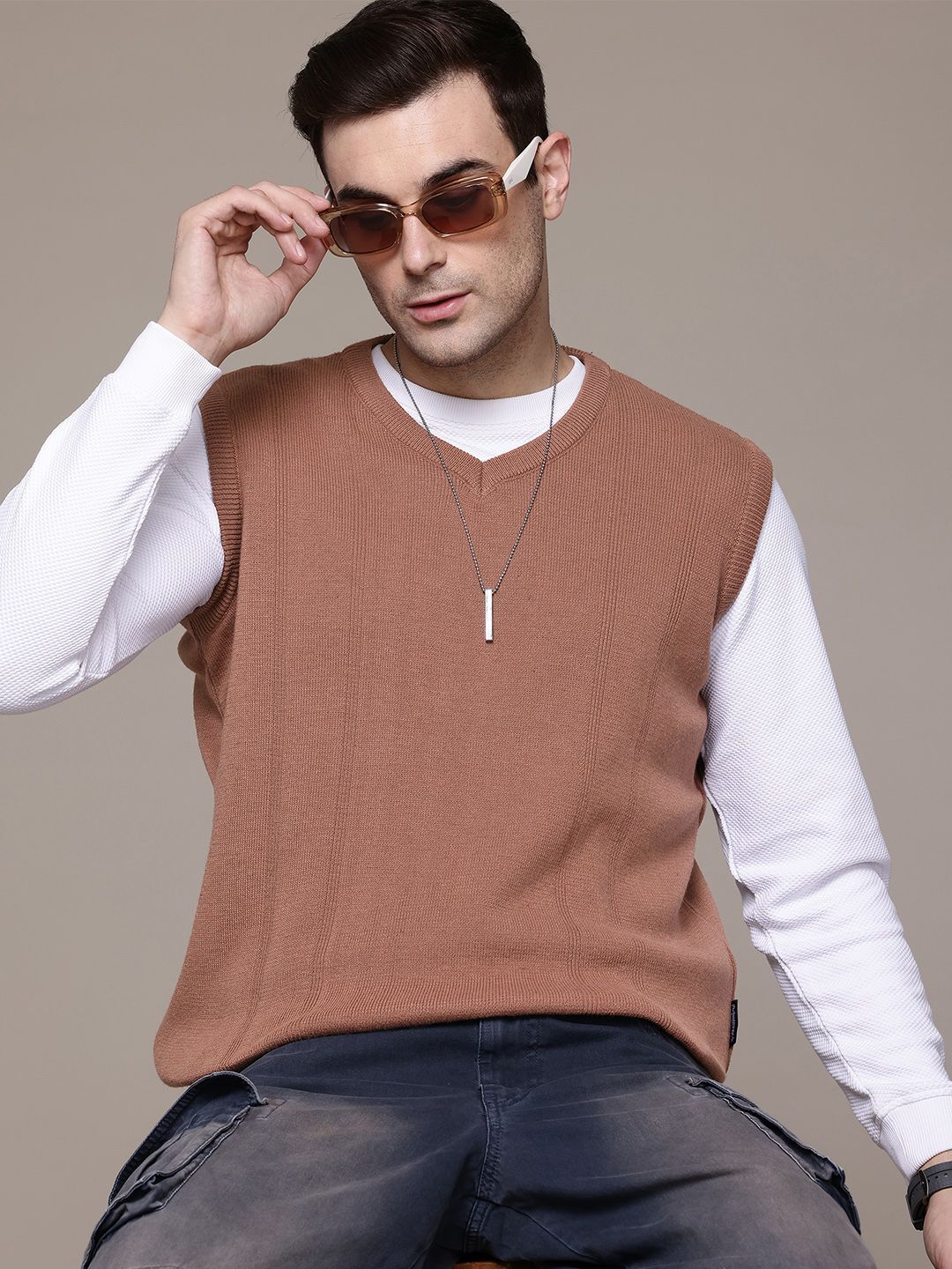 Men Self Design V Neck Purple Sweater-image-33